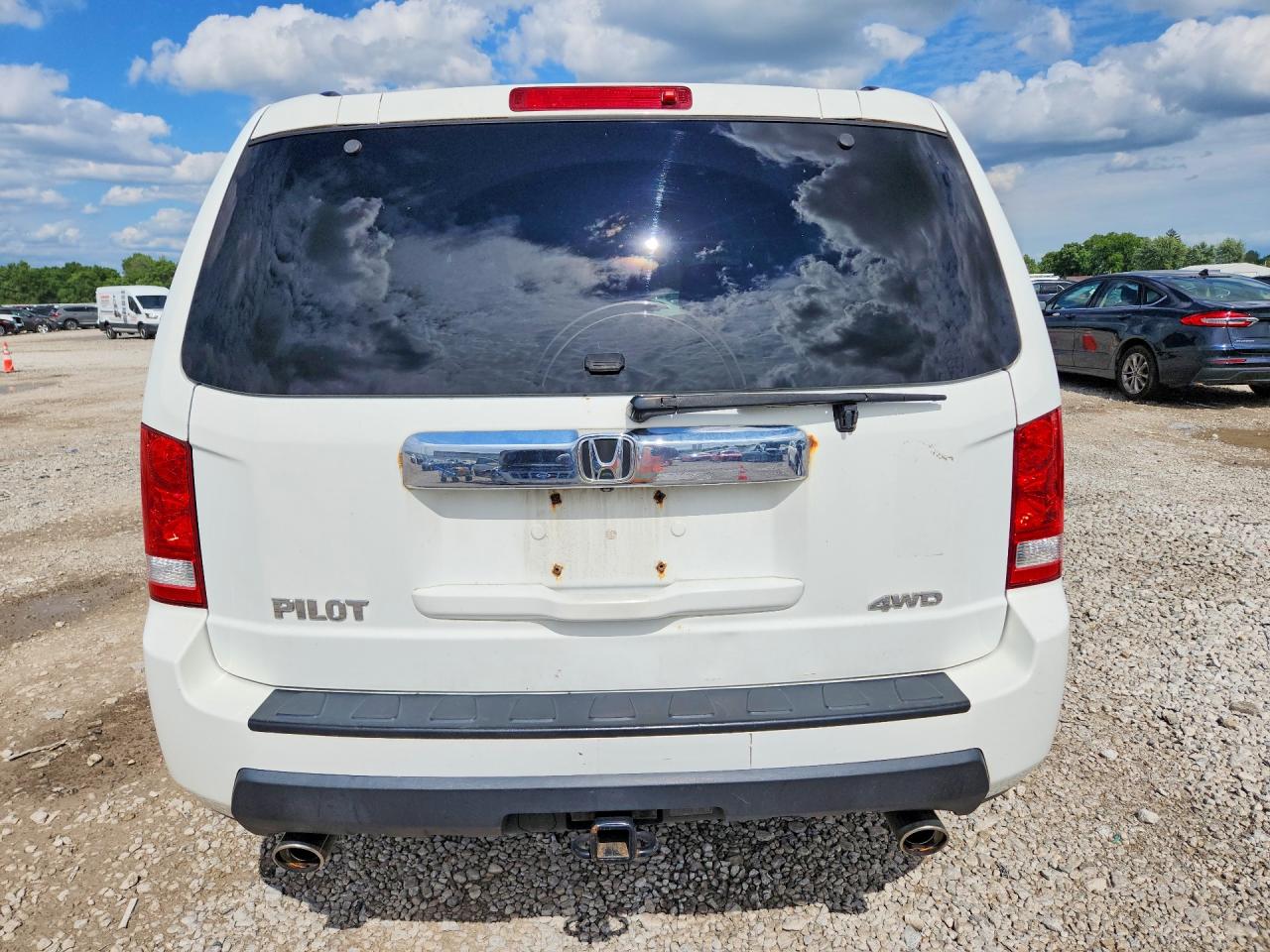 2011 Honda Pilot Exl White vin: 5FNYF4H6XBB019600