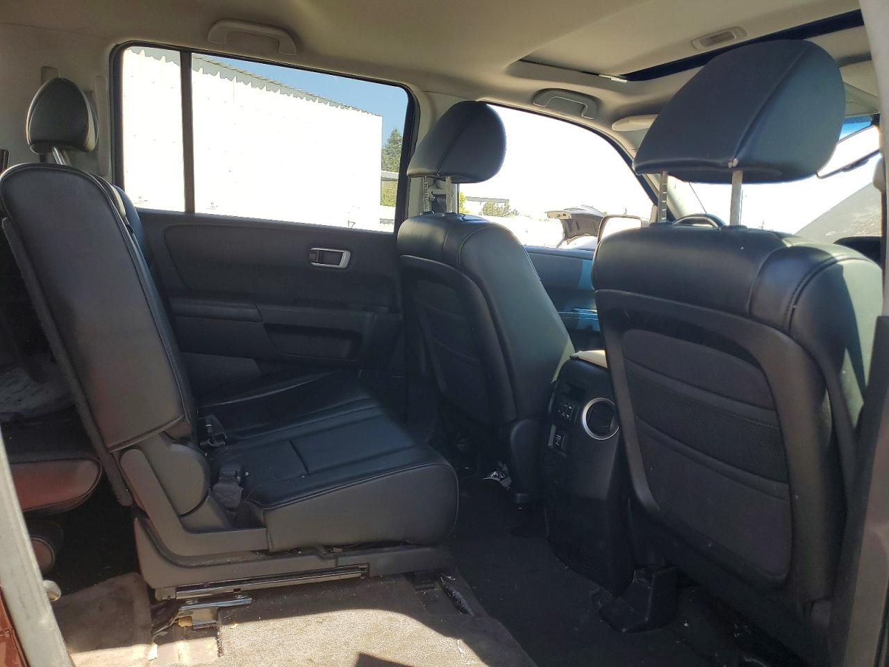 2011 Honda Pilot Exln Maroon vin: 5FNYF4H70BB071097