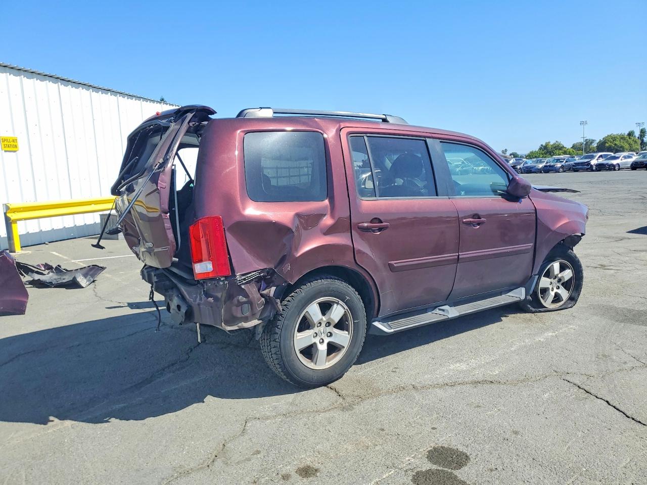 2011 Honda Pilot Exln Maroon vin: 5FNYF4H70BB071097