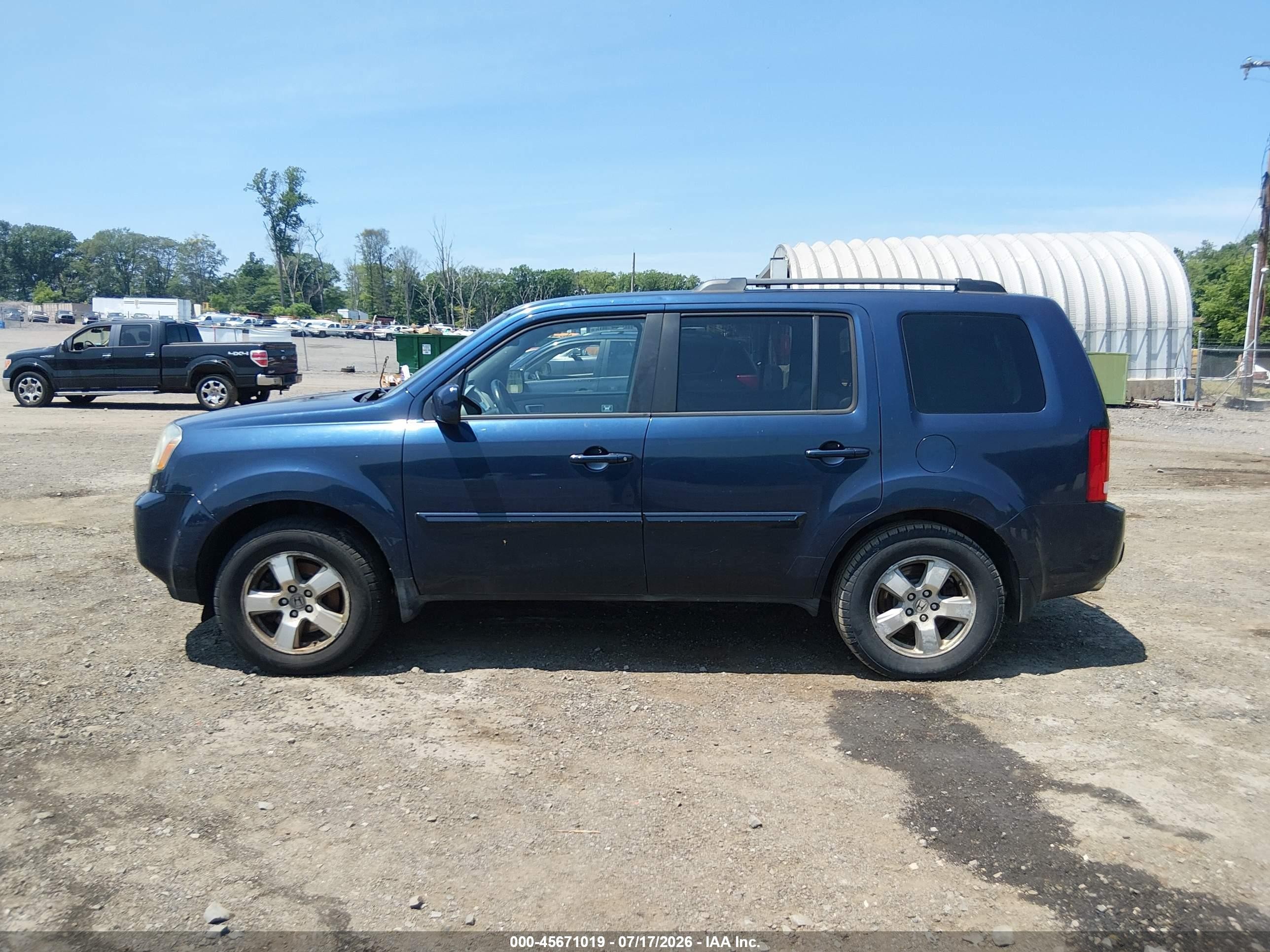 2011 Honda Pilot Ex-l Blue vin: 5FNYF4H70BB099336