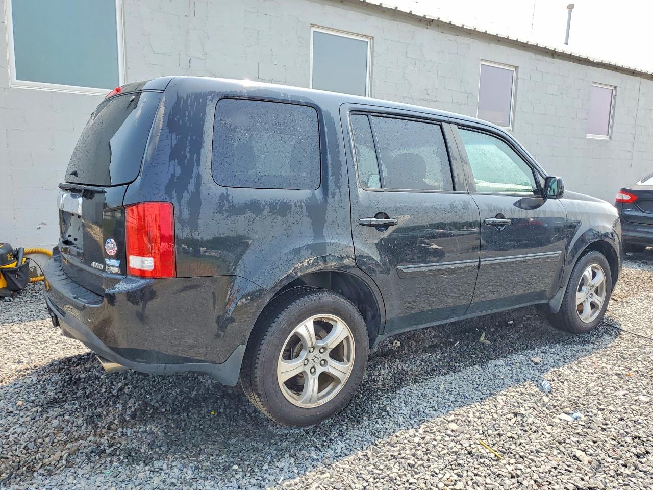 2015 Honda Pilot Exln Черный vin: 5FNYF4H70FB072191