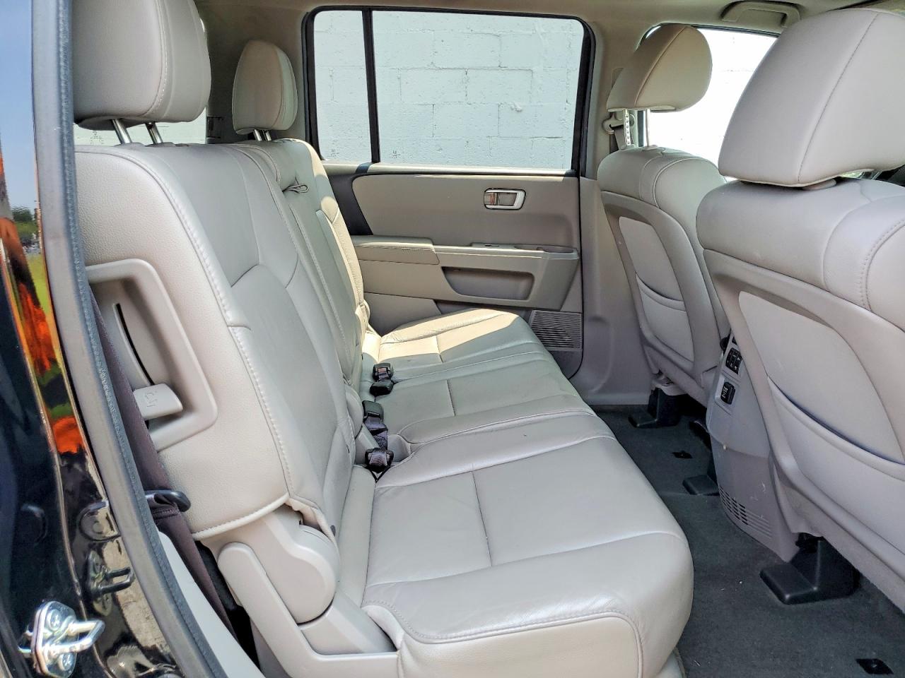 2015 Honda Pilot Exln Черный vin: 5FNYF4H70FB072191