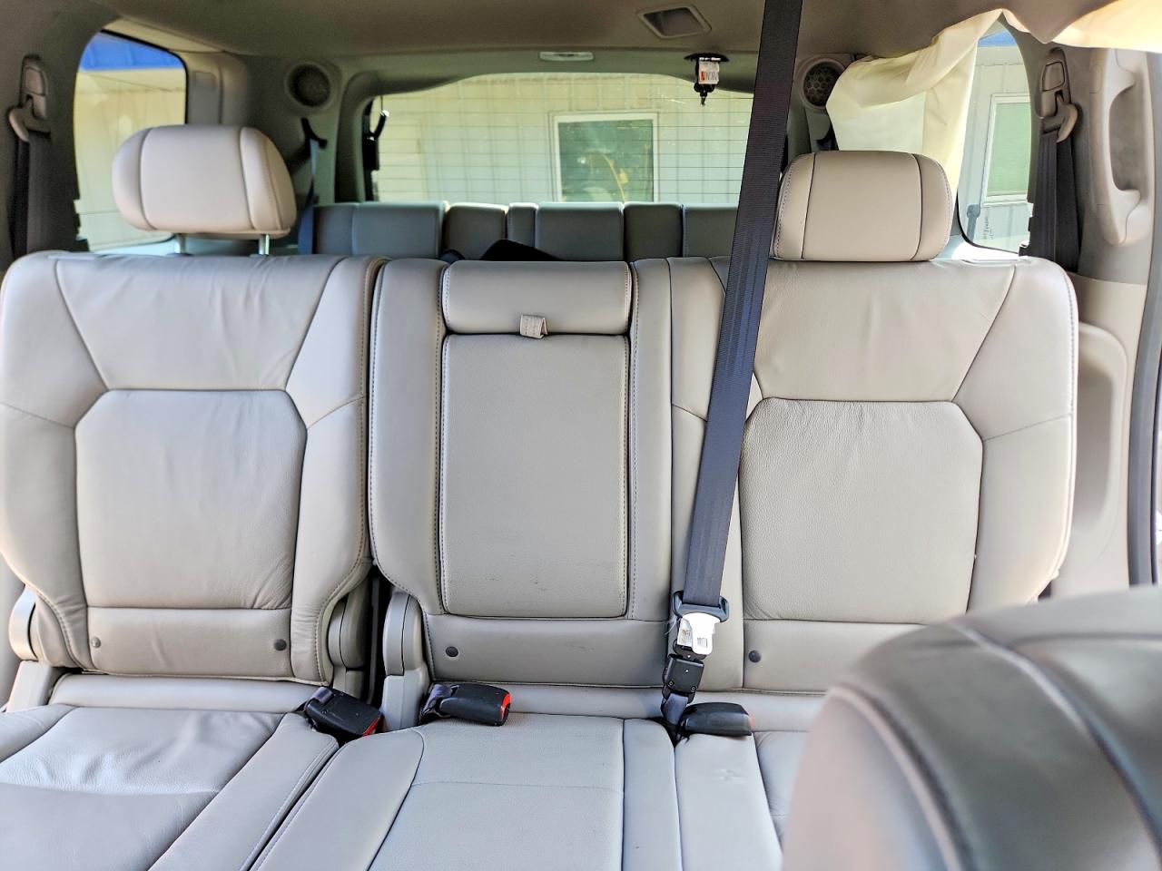 2011 Honda Pilot Exln Gray vin: 5FNYF4H71BB003973