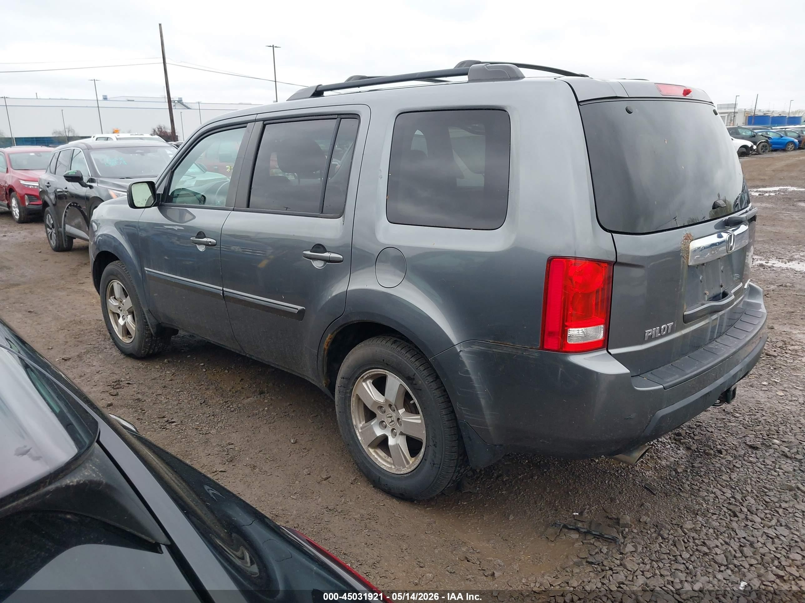 2011 Honda Pilot Ex-l Gray vin: 5FNYF4H71BB102891