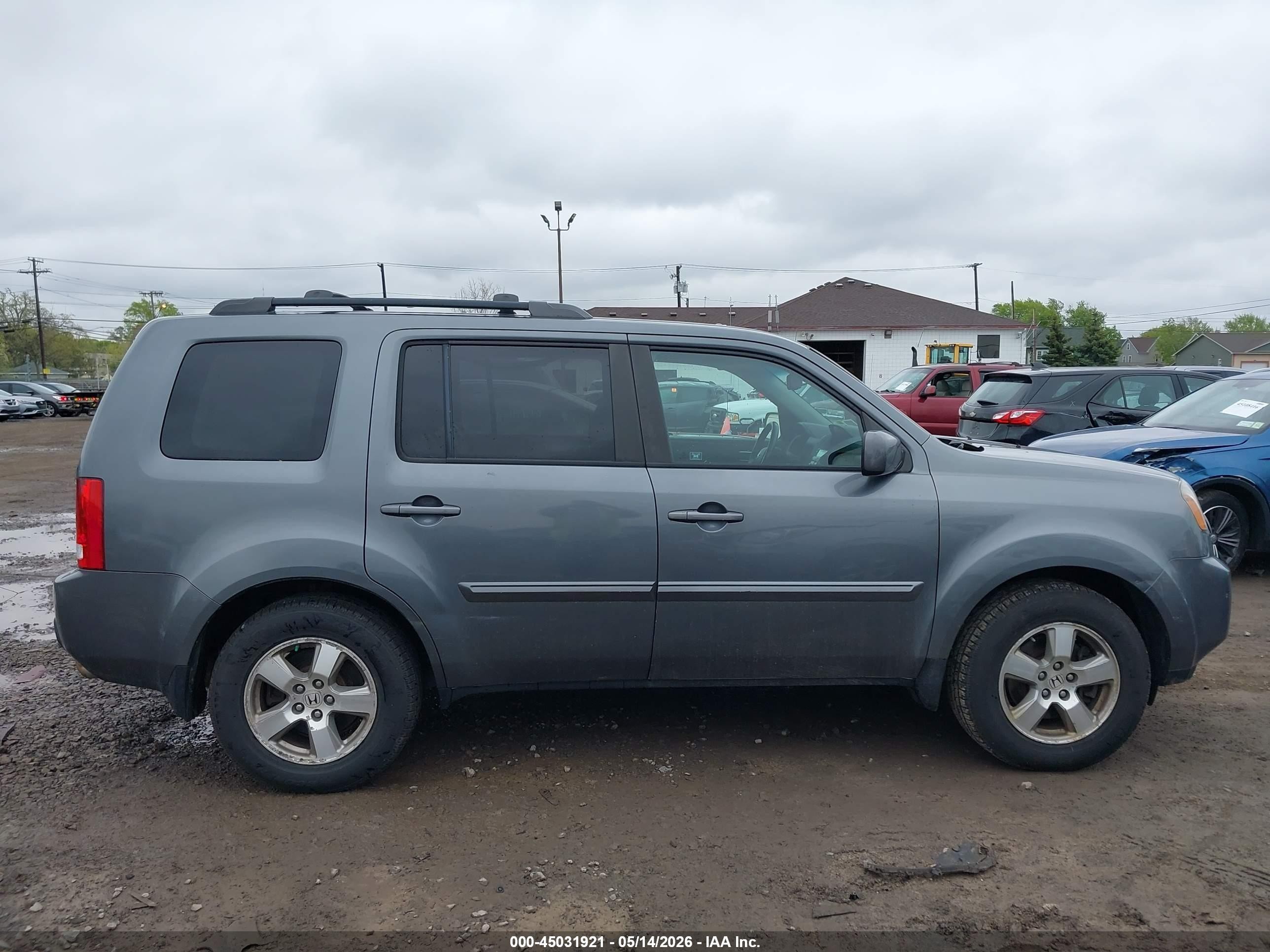 2011 Honda Pilot Ex-l Gray vin: 5FNYF4H71BB102891