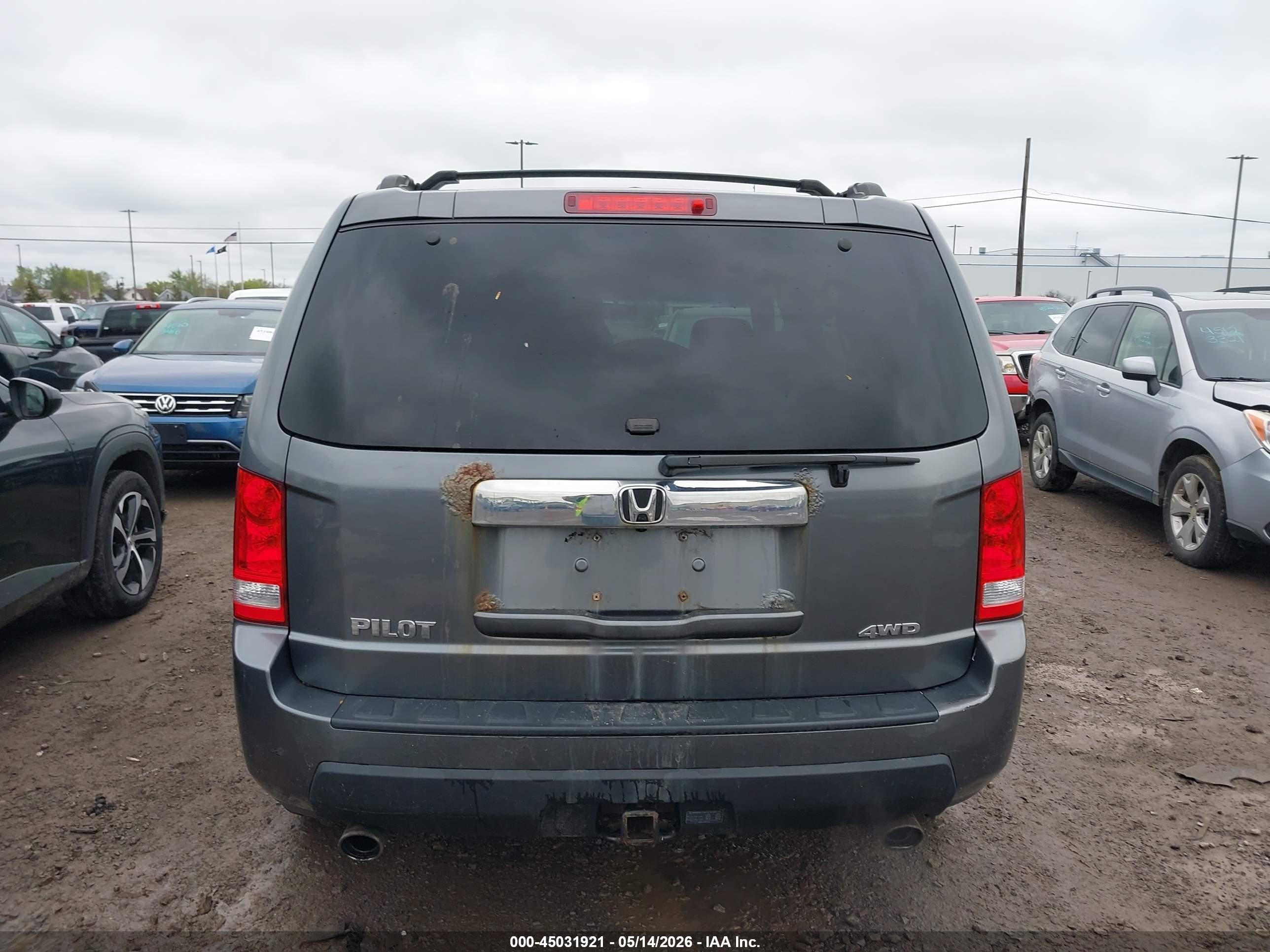 2011 Honda Pilot Ex-l Gray vin: 5FNYF4H71BB102891