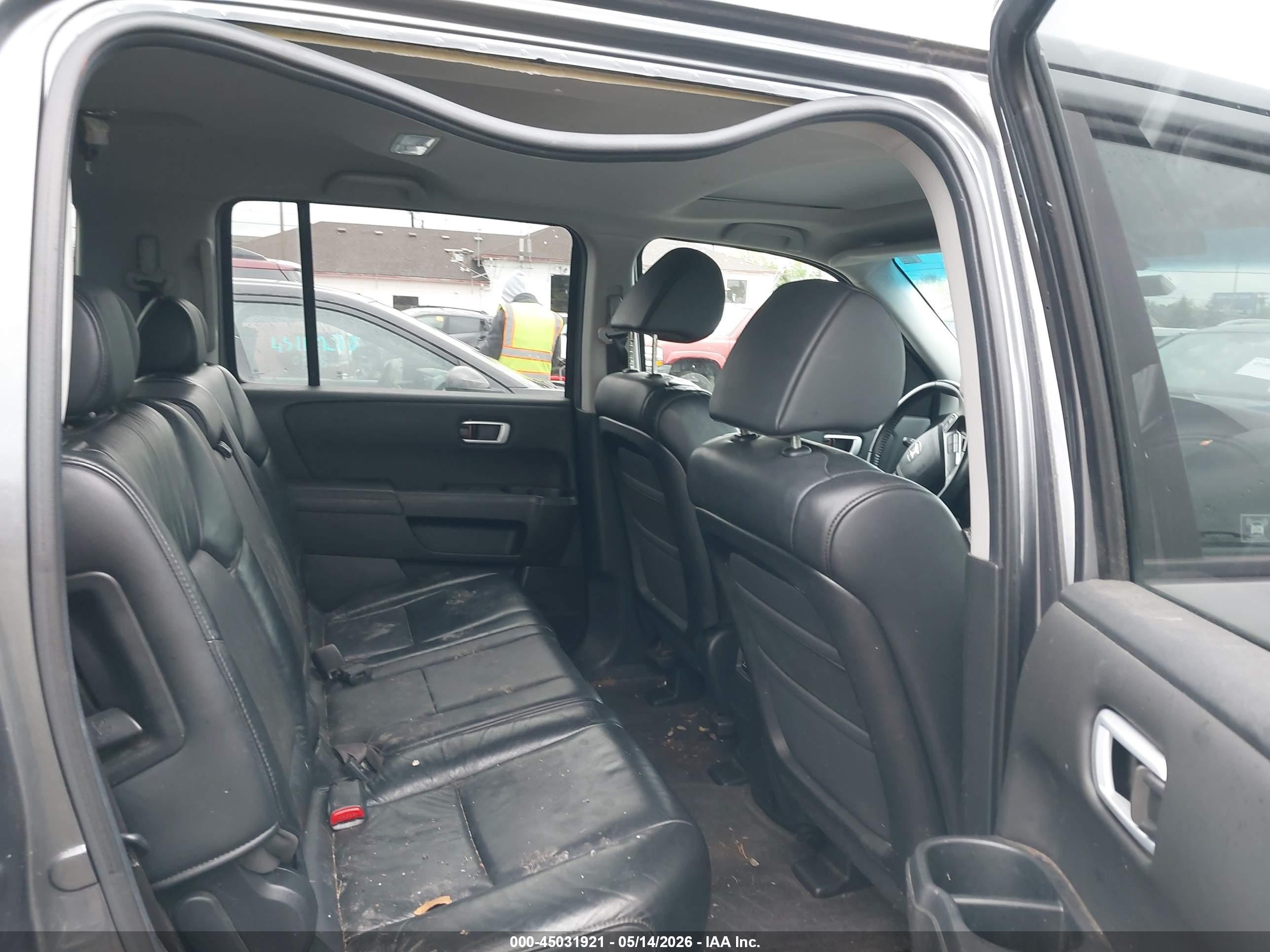2011 Honda Pilot Ex-l Gray vin: 5FNYF4H71BB102891