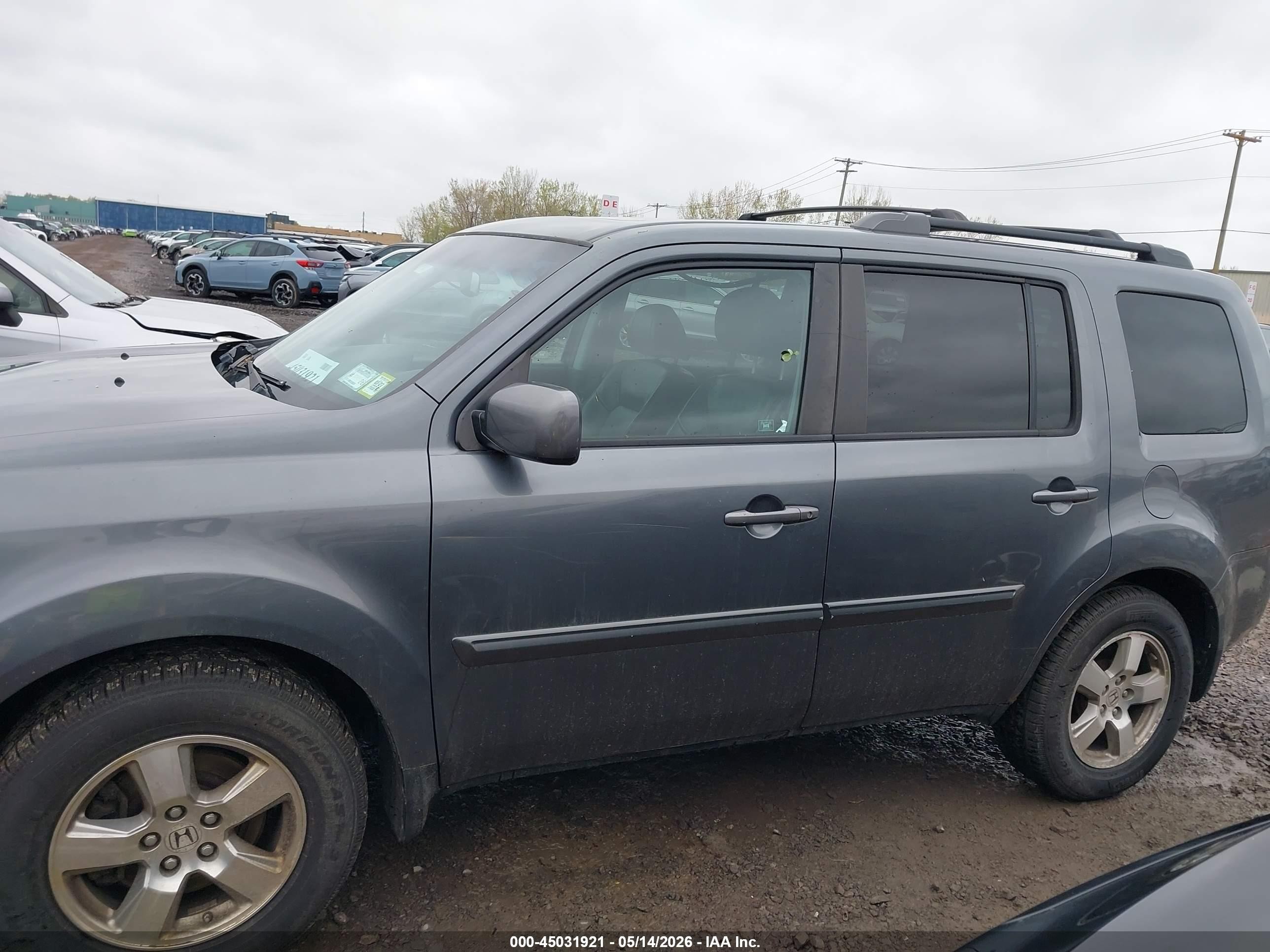 2011 Honda Pilot Ex-l Gray vin: 5FNYF4H71BB102891