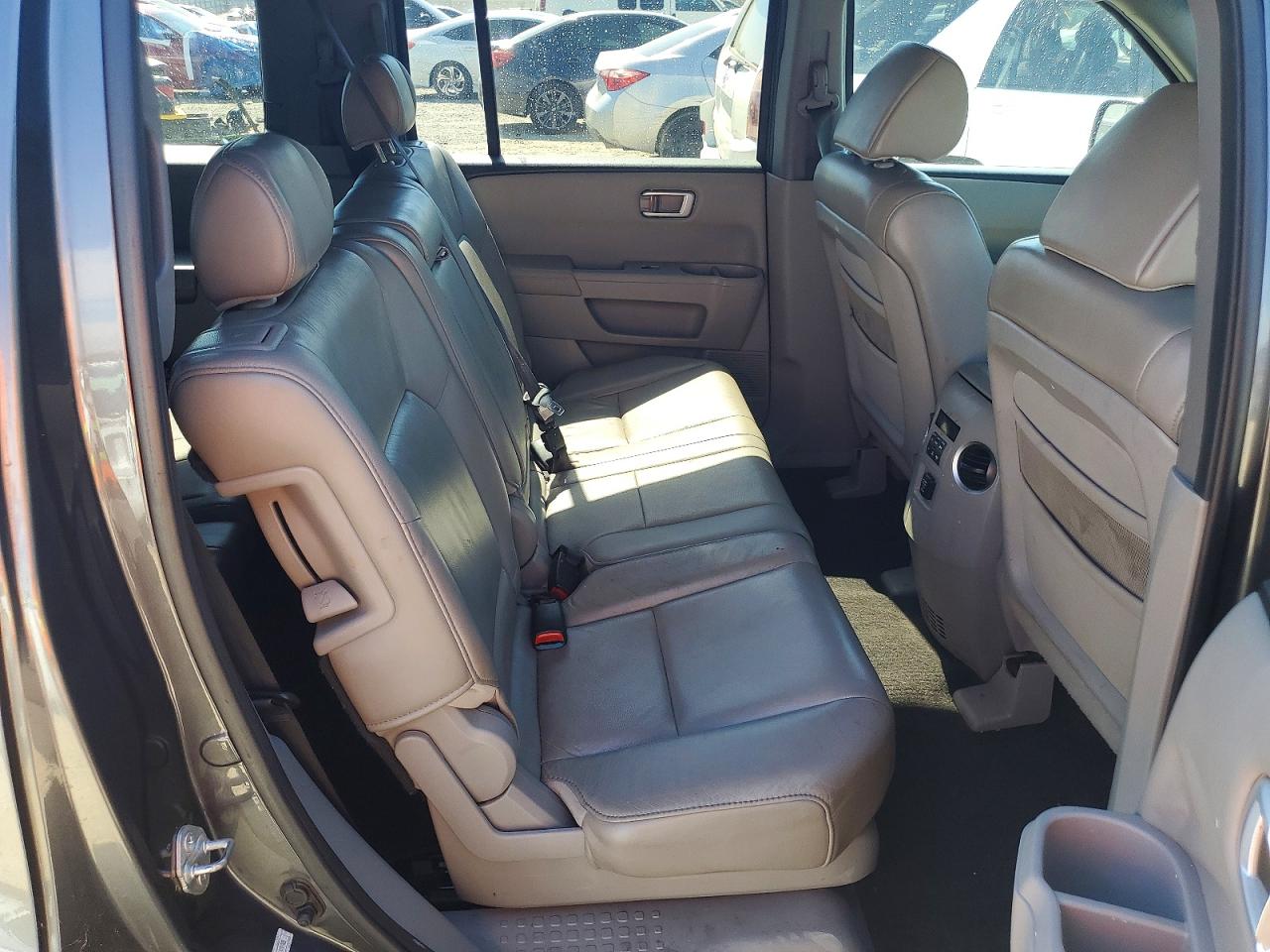 2011 Honda Pilot Exln Gray vin: 5FNYF4H72BB014948