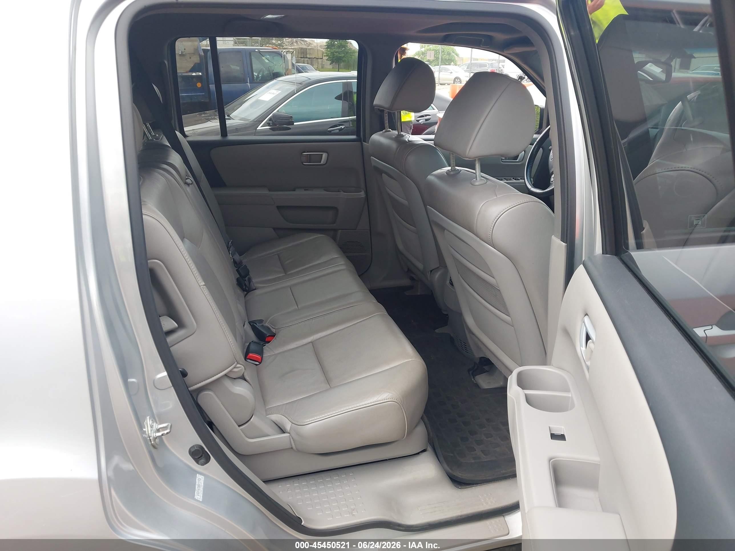 2011 Honda Pilot Ex-l Silver vin: 5FNYF4H72BB032933