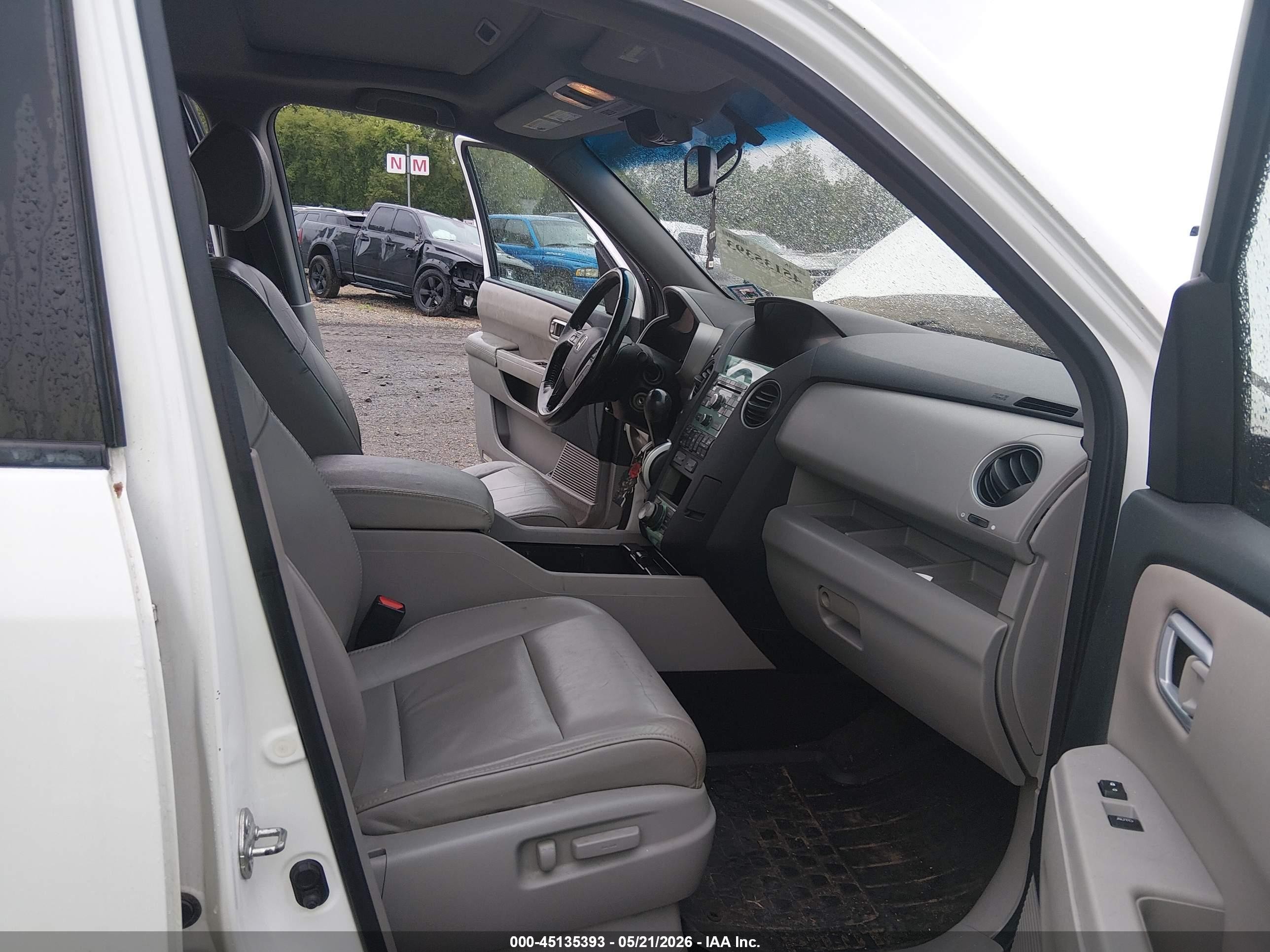 2011 Honda Pilot Ex-l White vin: 5FNYF4H72BB044404