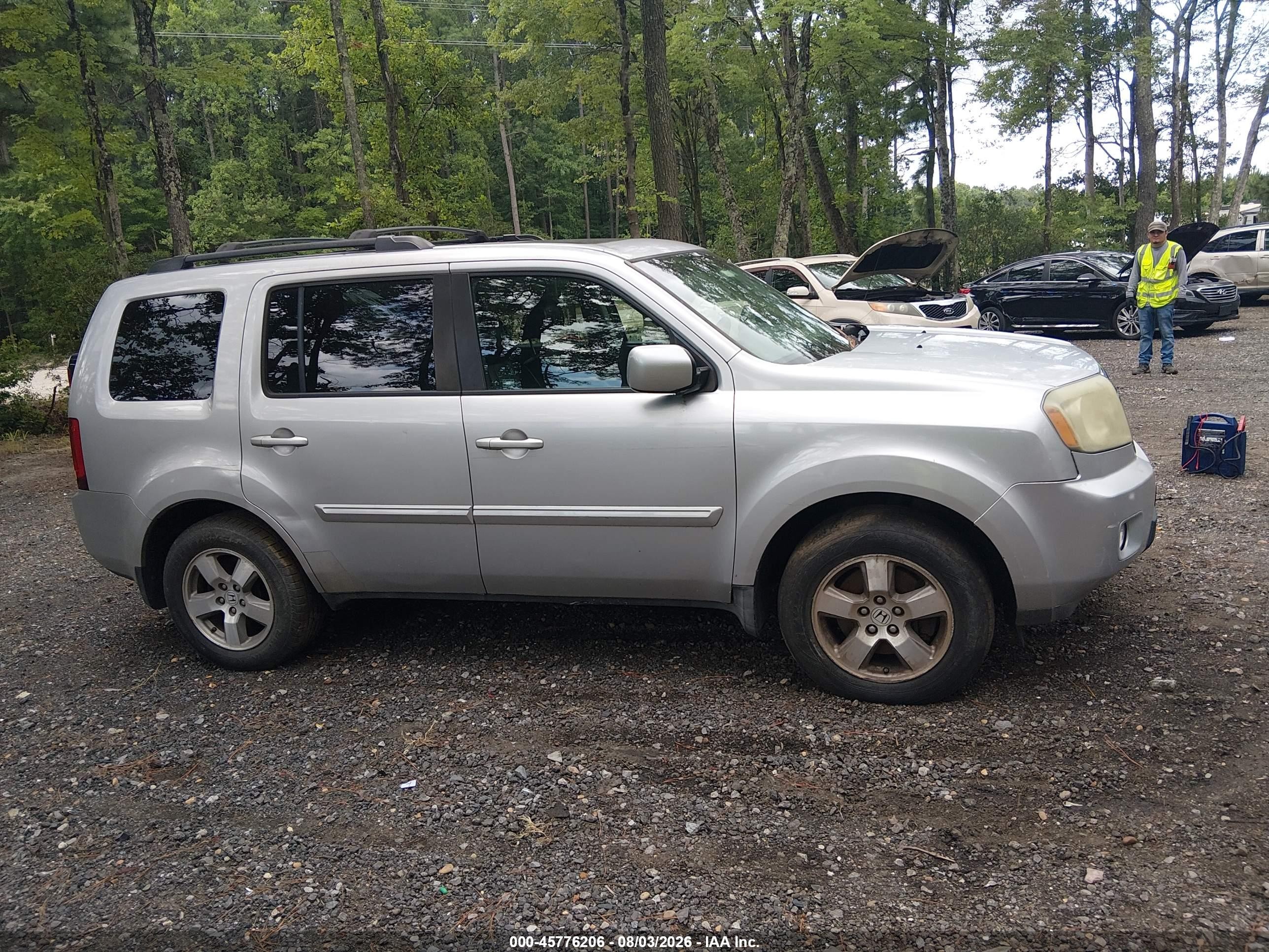 2011 Honda Pilot Ex-l Silver vin: 5FNYF4H72BB050168