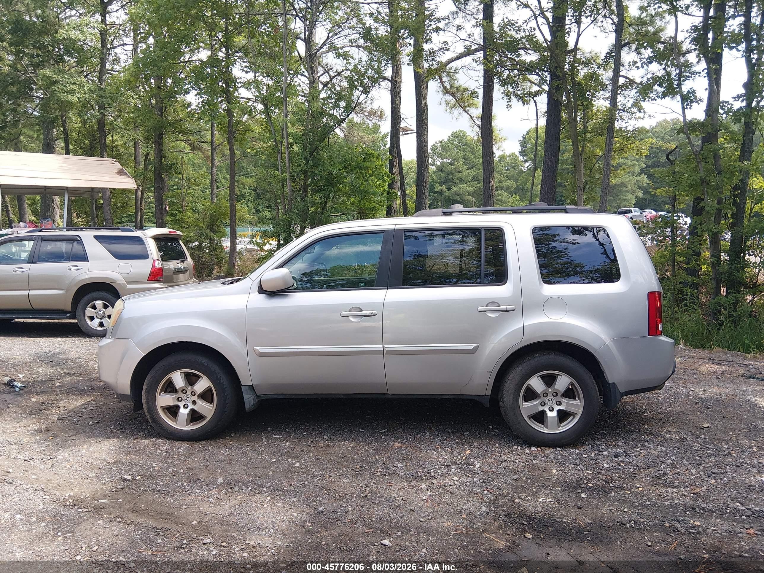 2011 Honda Pilot Ex-l Silver vin: 5FNYF4H72BB050168