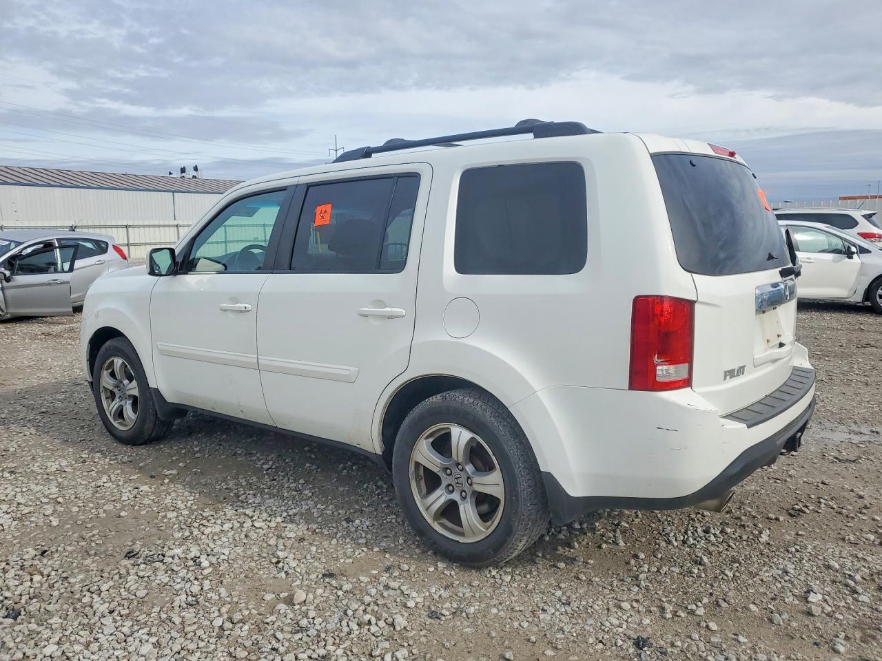2015 Honda Pilot Exln White vin: 5FNYF4H72FB068921