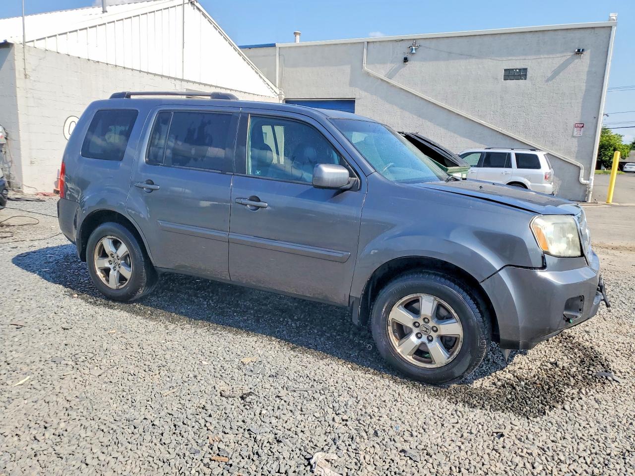 2011 Honda Pilot Exln Gray vin: 5FNYF4H74BB095368
