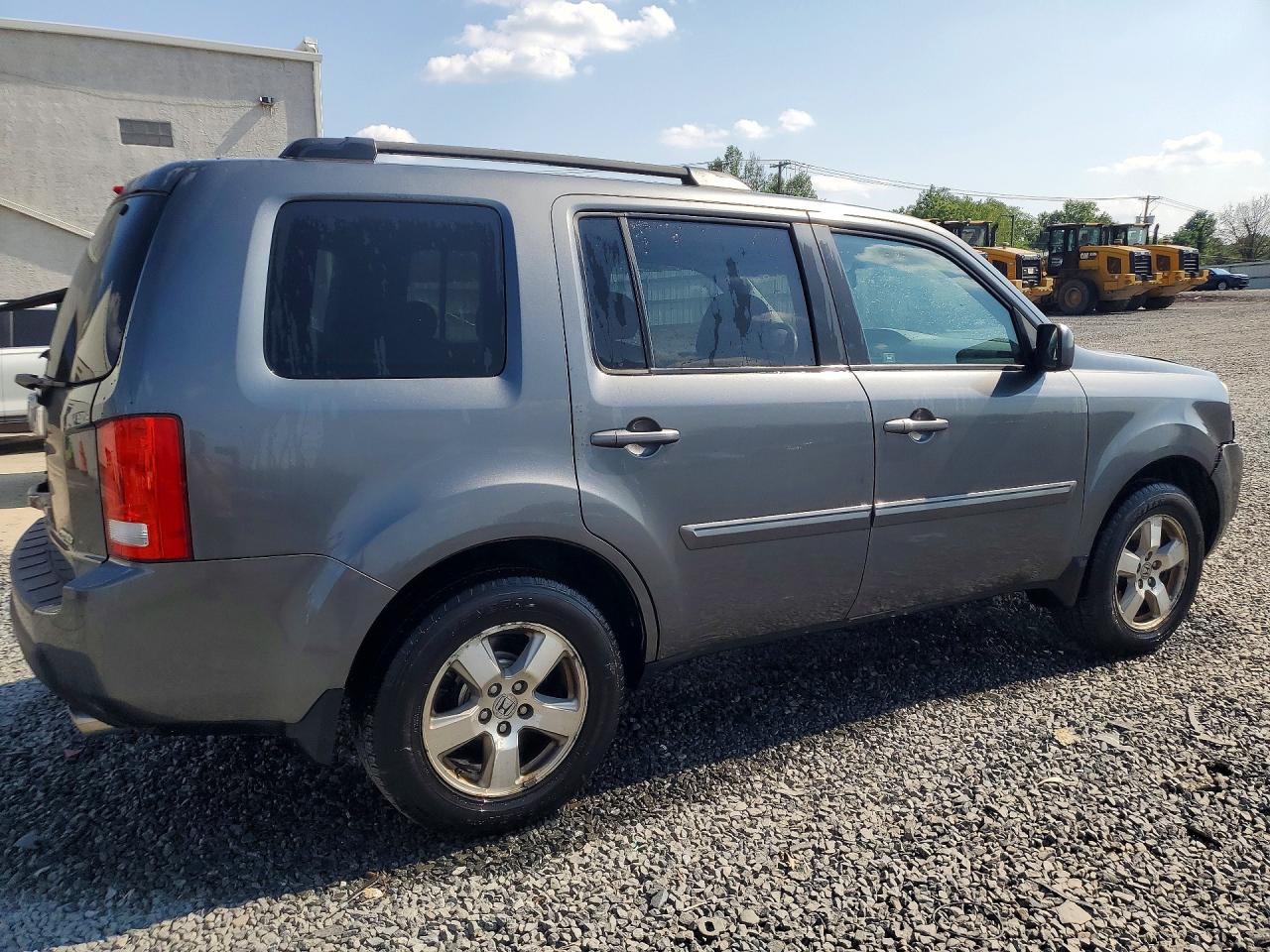 2011 Honda Pilot Exln Gray vin: 5FNYF4H74BB095368