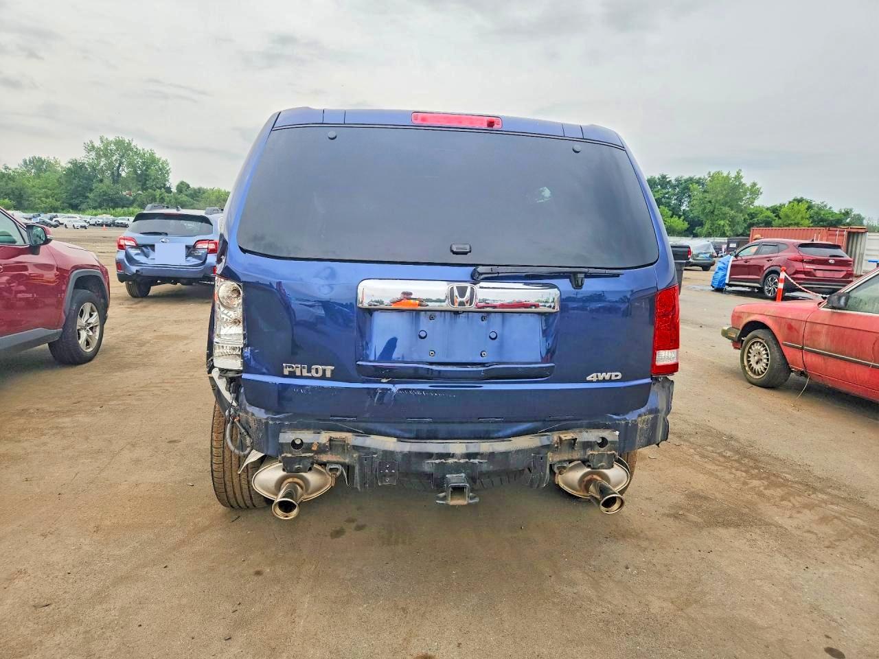 2015 Honda Pilot Exln Blue vin: 5FNYF4H74FB018781