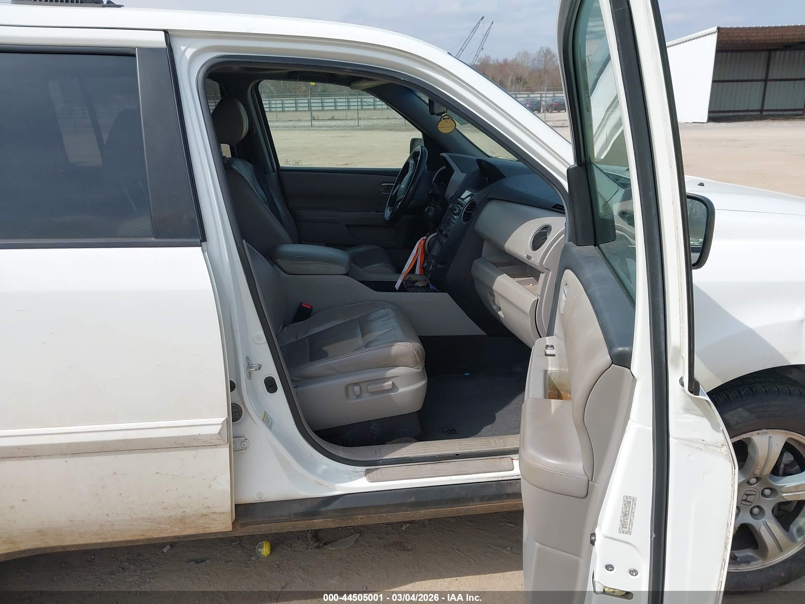 2012 Honda Pilot Ex-l White vin: 5FNYF4H75CB030658