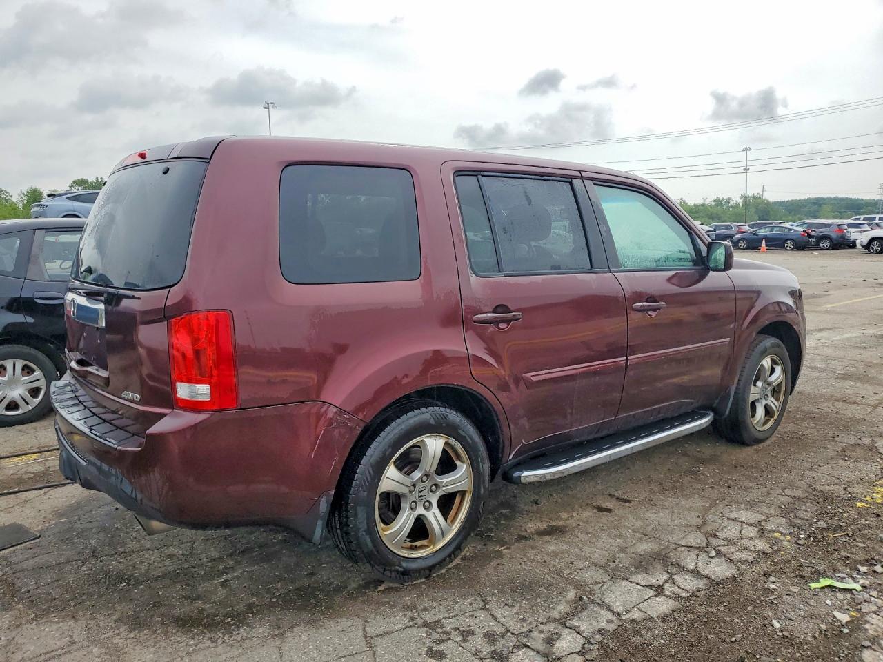 2012 Honda Pilot Exln Burgundy vin: 5FNYF4H75CB060372