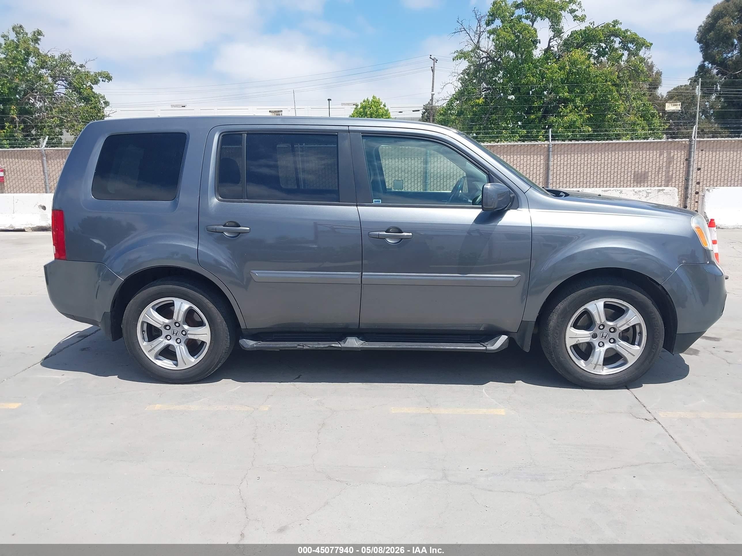 2013 Honda Pilot Ex-l Gray vin: 5FNYF4H76DB062486