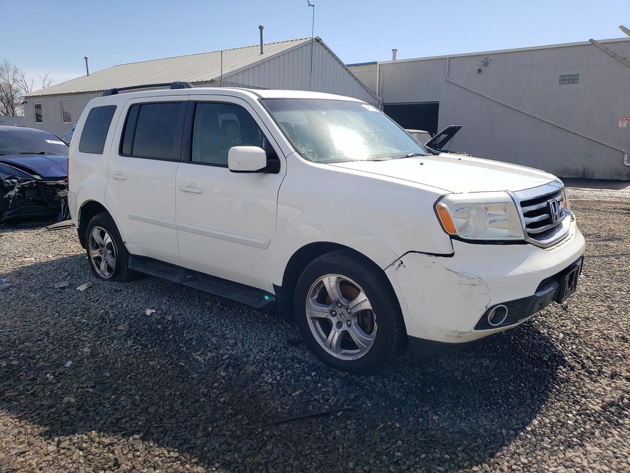 2015 Honda Pilot Exln White vin: 5FNYF4H77FB009220
