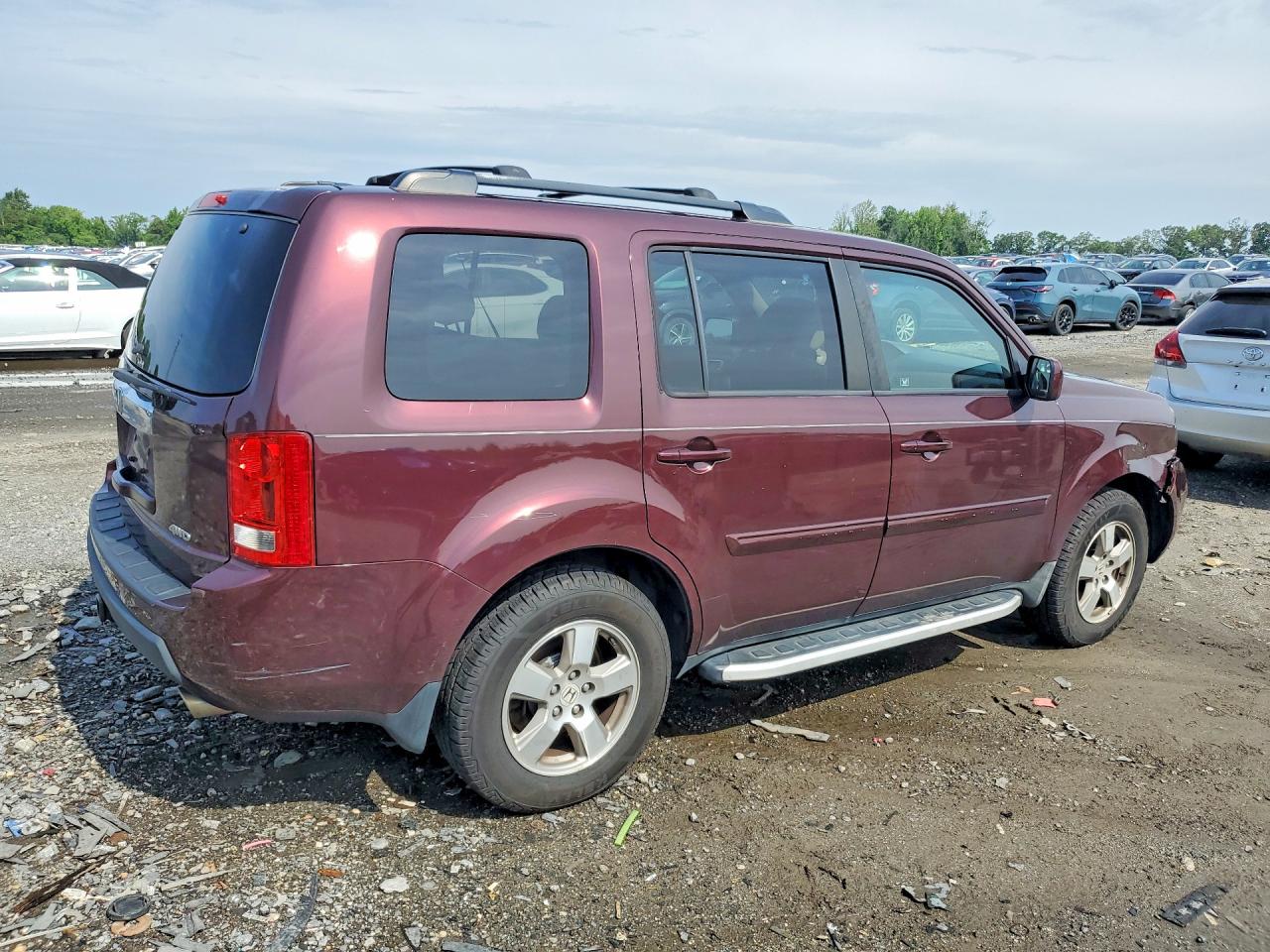2011 Honda Pilot Exln Burgundy vin: 5FNYF4H78BB020768