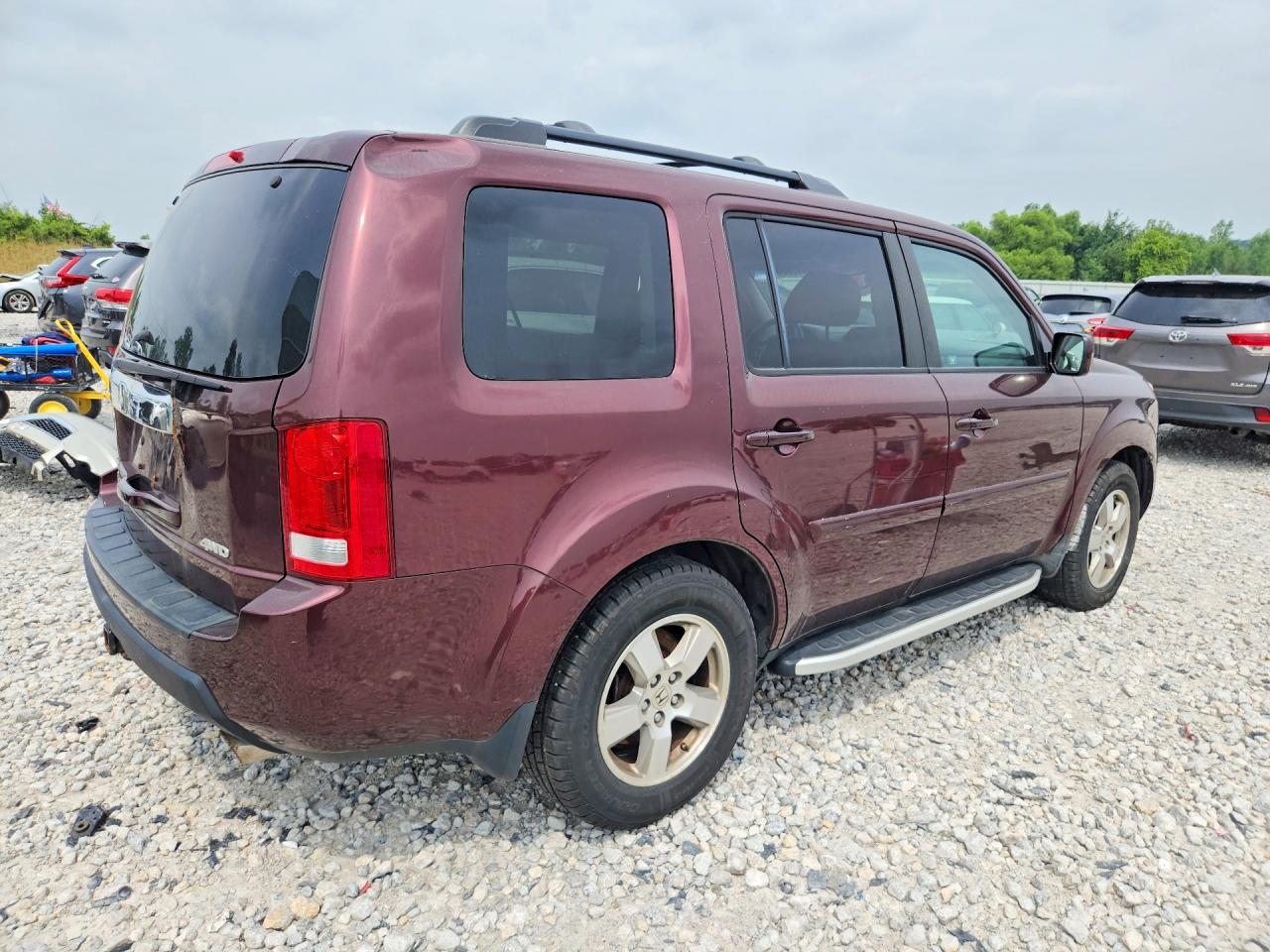 2011 Honda Pilot Exln Maroon vin: 5FNYF4H78BB038090