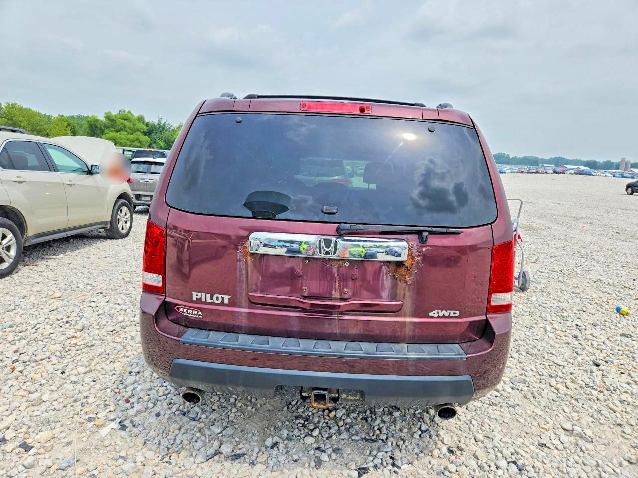 2011 Honda Pilot Exln Maroon vin: 5FNYF4H78BB038090