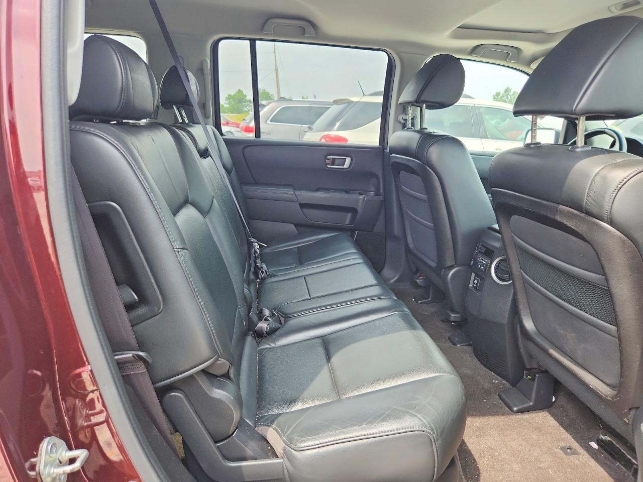 2011 Honda Pilot Exln Maroon vin: 5FNYF4H78BB038090