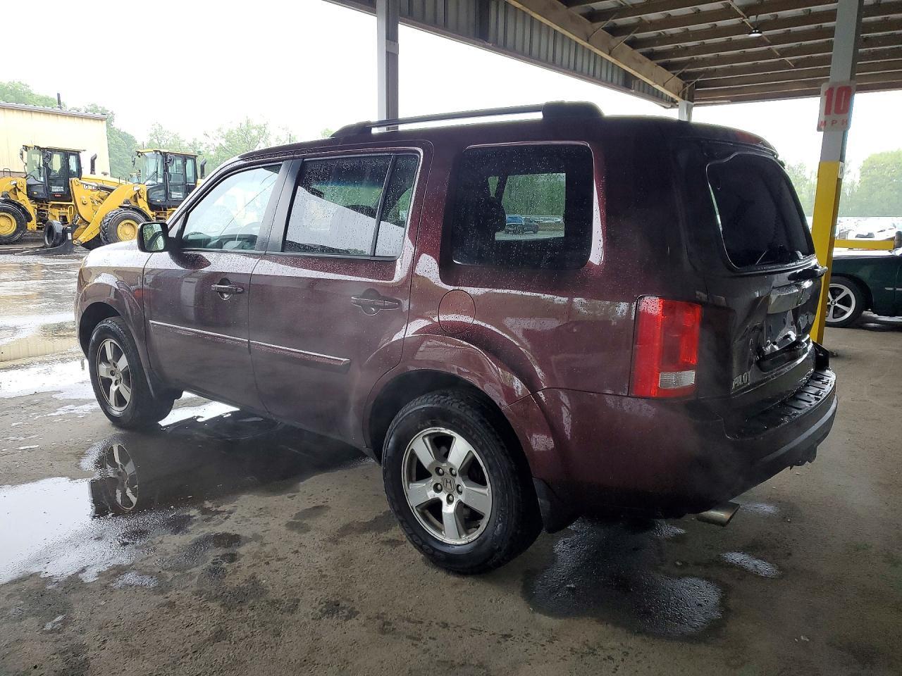 2011 Honda Pilot Exln Burgundy vin: 5FNYF4H79BB008094