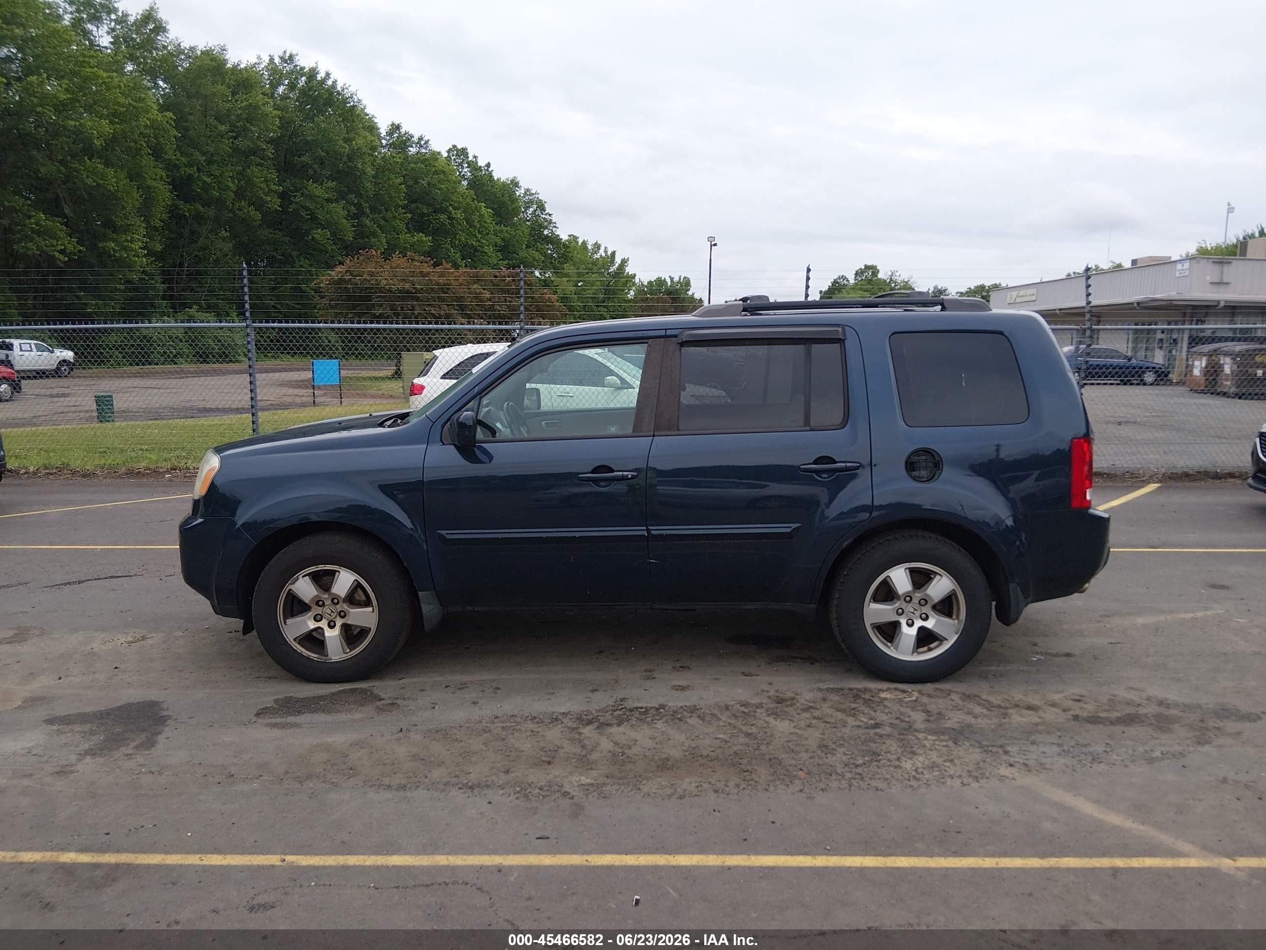 2011 Honda Pilot Ex-l Blue vin: 5FNYF4H7XBB048488