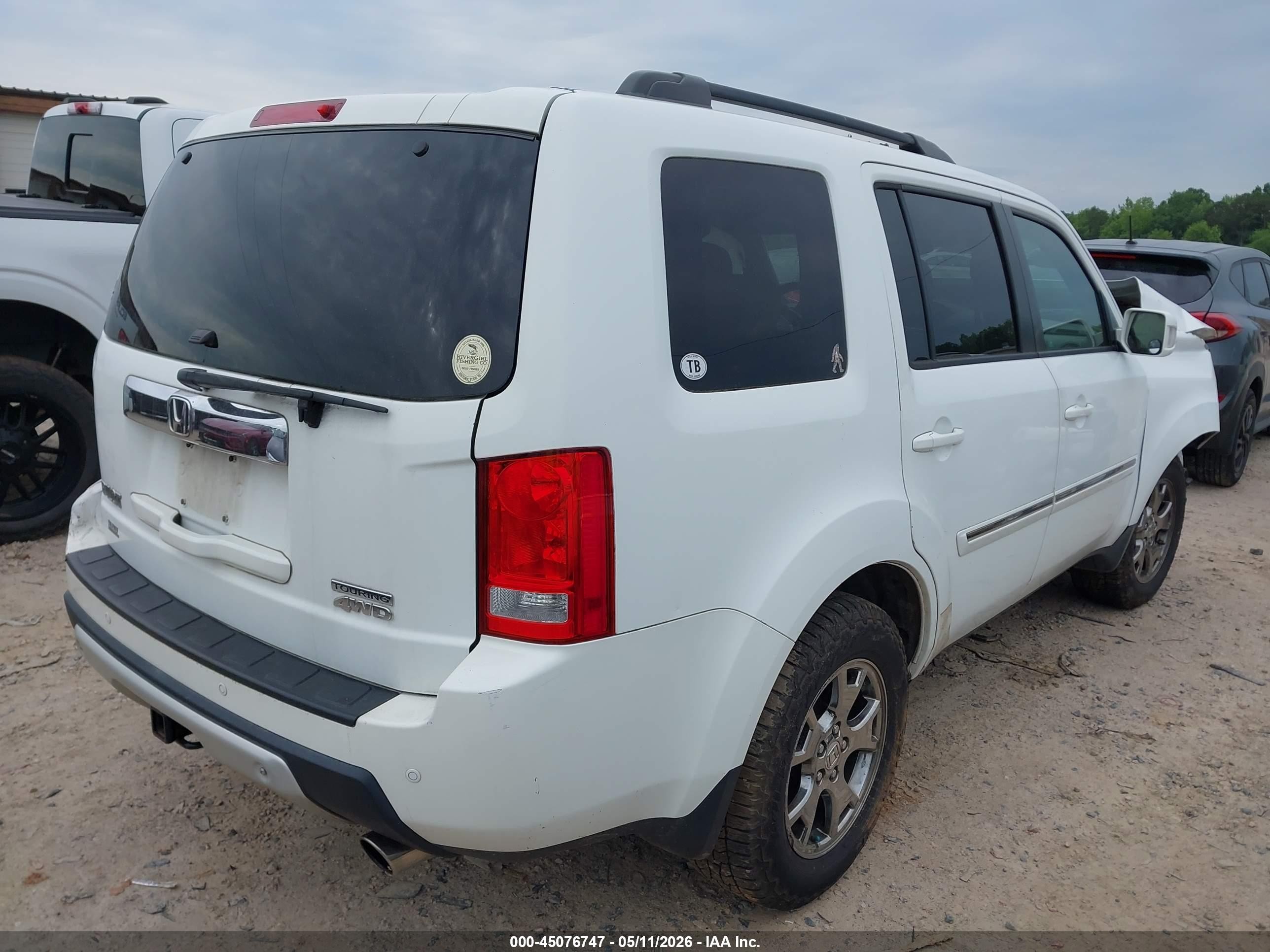 2010 Honda Pilot Touring White vin: 5FNYF4H82AB023317
