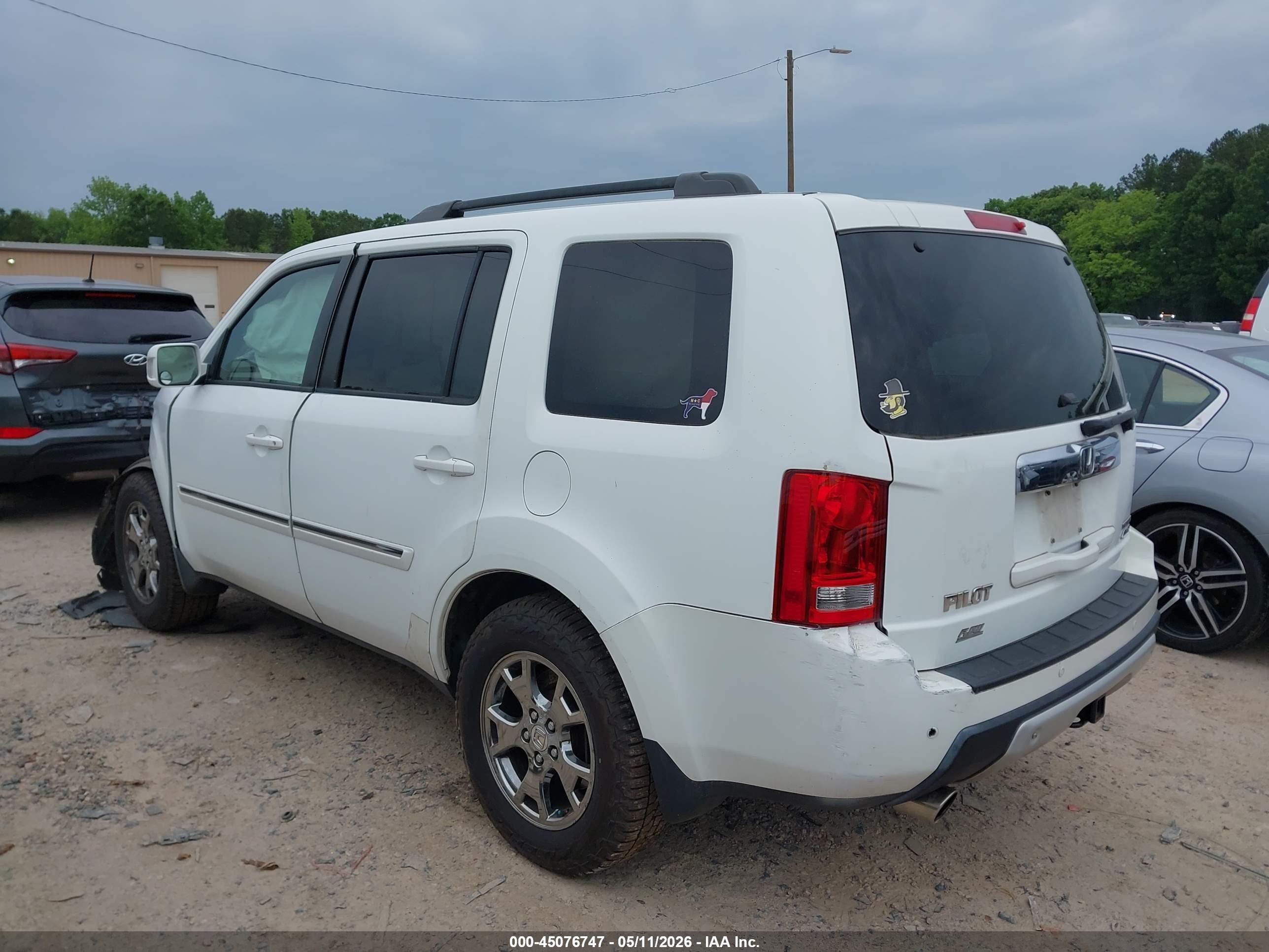 2010 Honda Pilot Touring White vin: 5FNYF4H82AB023317