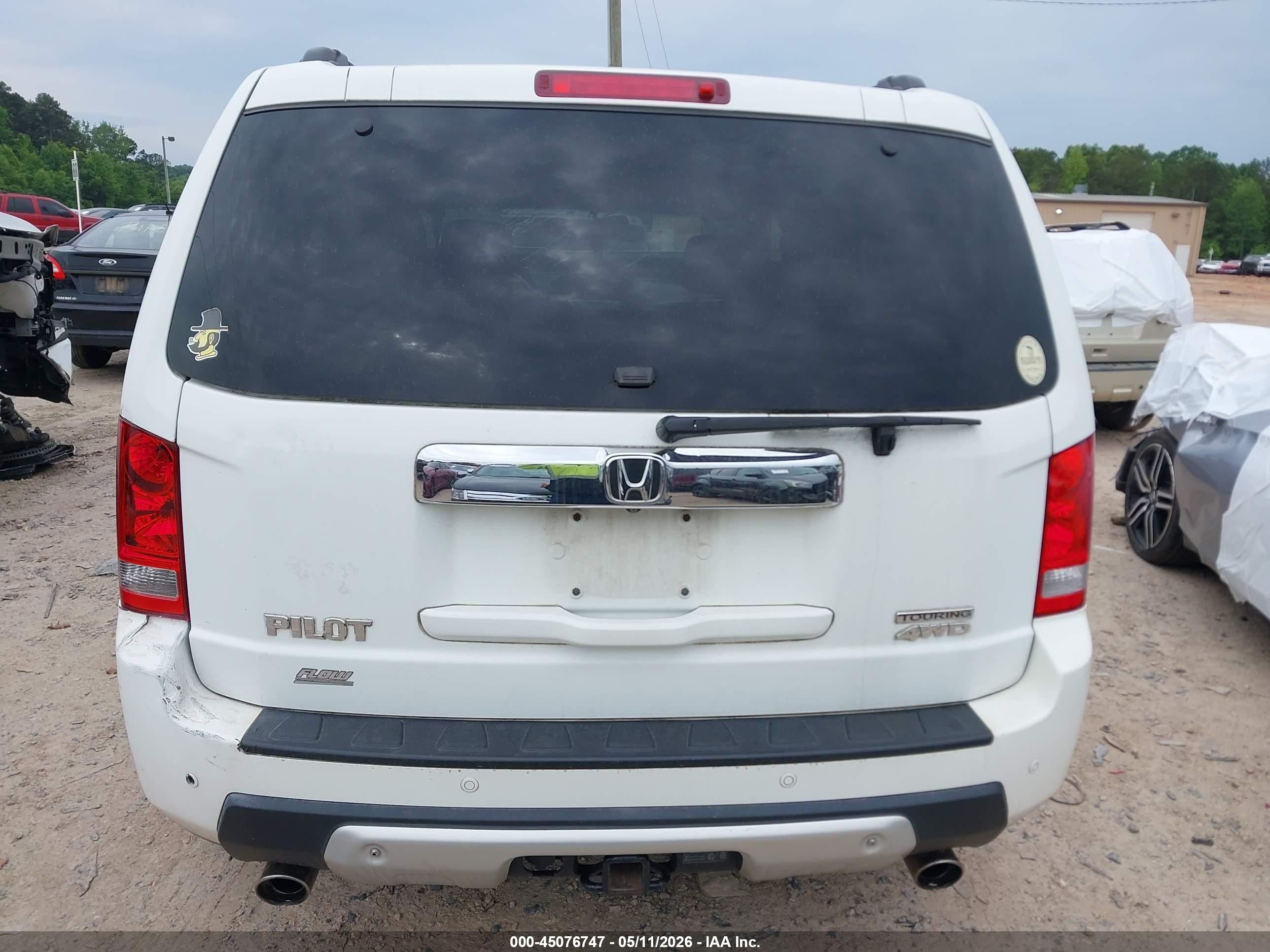 2010 Honda Pilot Touring White vin: 5FNYF4H82AB023317
