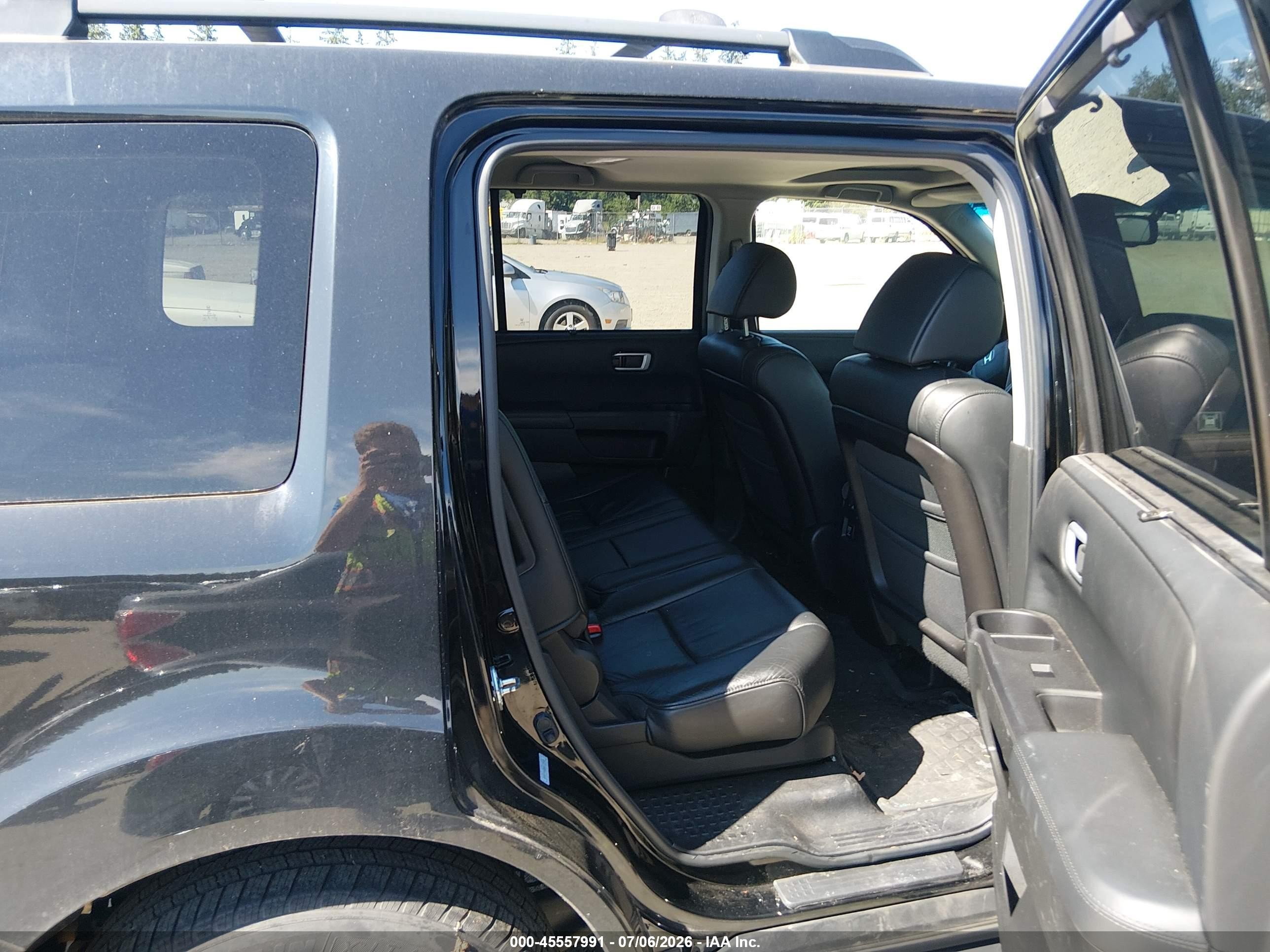 2010 Honda Pilot Touring Black vin: 5FNYF4H82AB038481