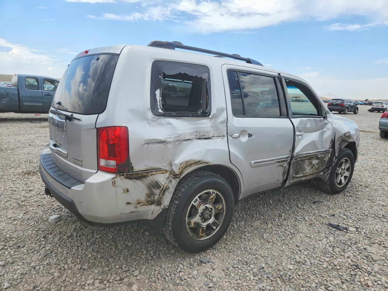 2010 Honda Pilot Touring Silver vin: 5FNYF4H86AB023160