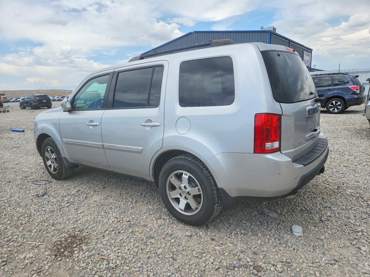2010 Honda Pilot Touring Silver vin: 5FNYF4H86AB023160