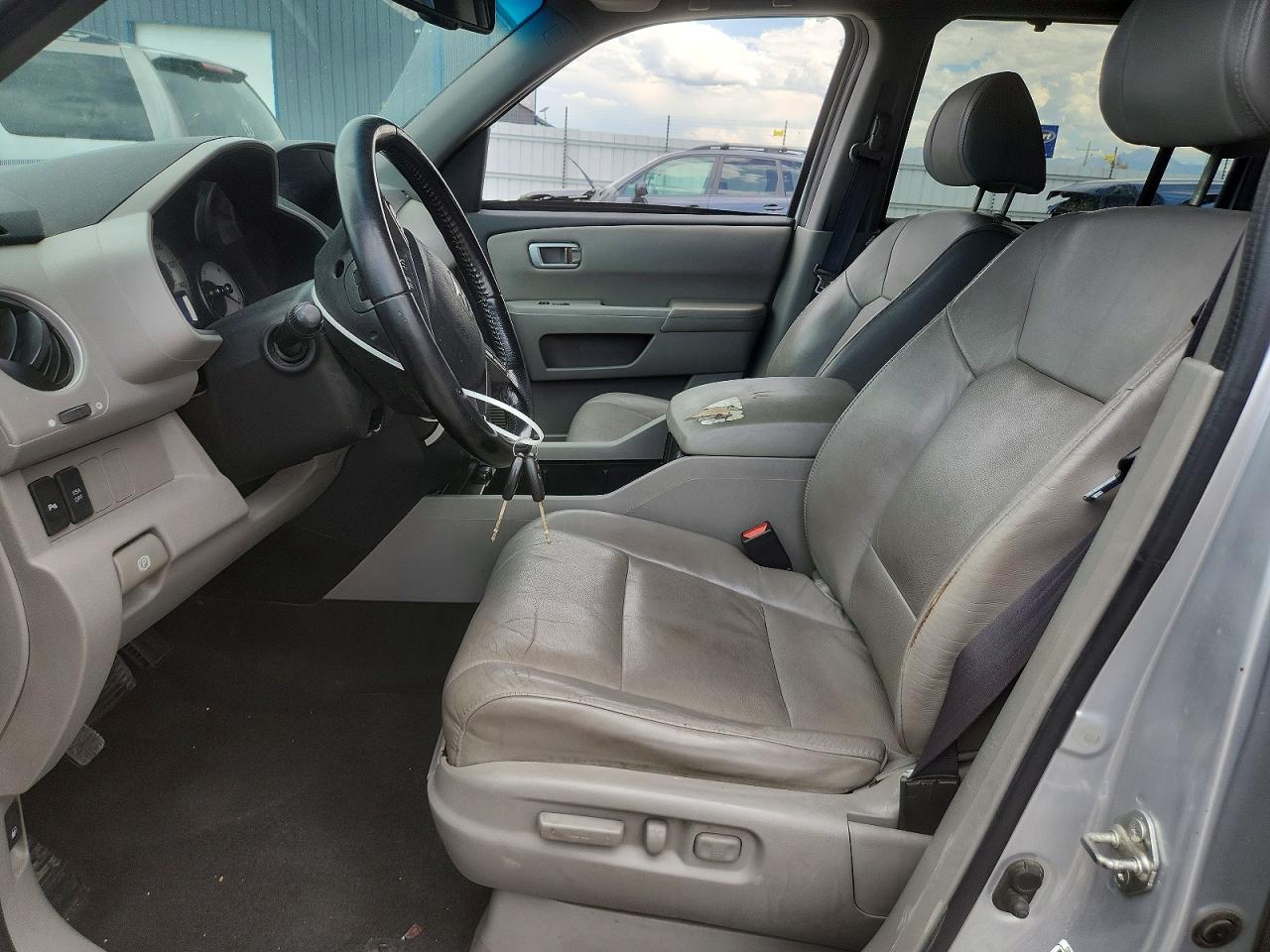 2010 Honda Pilot Touring Silver vin: 5FNYF4H86AB023160