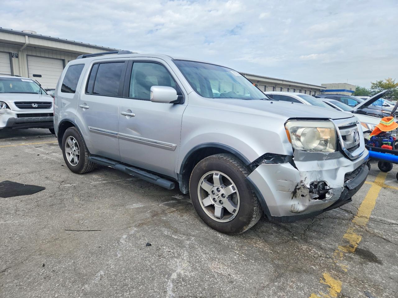2010 Honda Pilot Touring Silver vin: 5FNYF4H8XAB040673