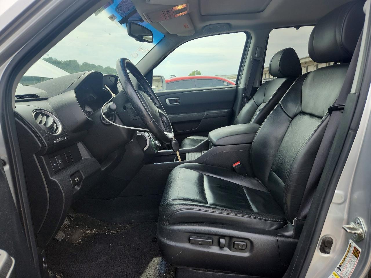 2010 Honda Pilot Touring Silver vin: 5FNYF4H8XAB040673