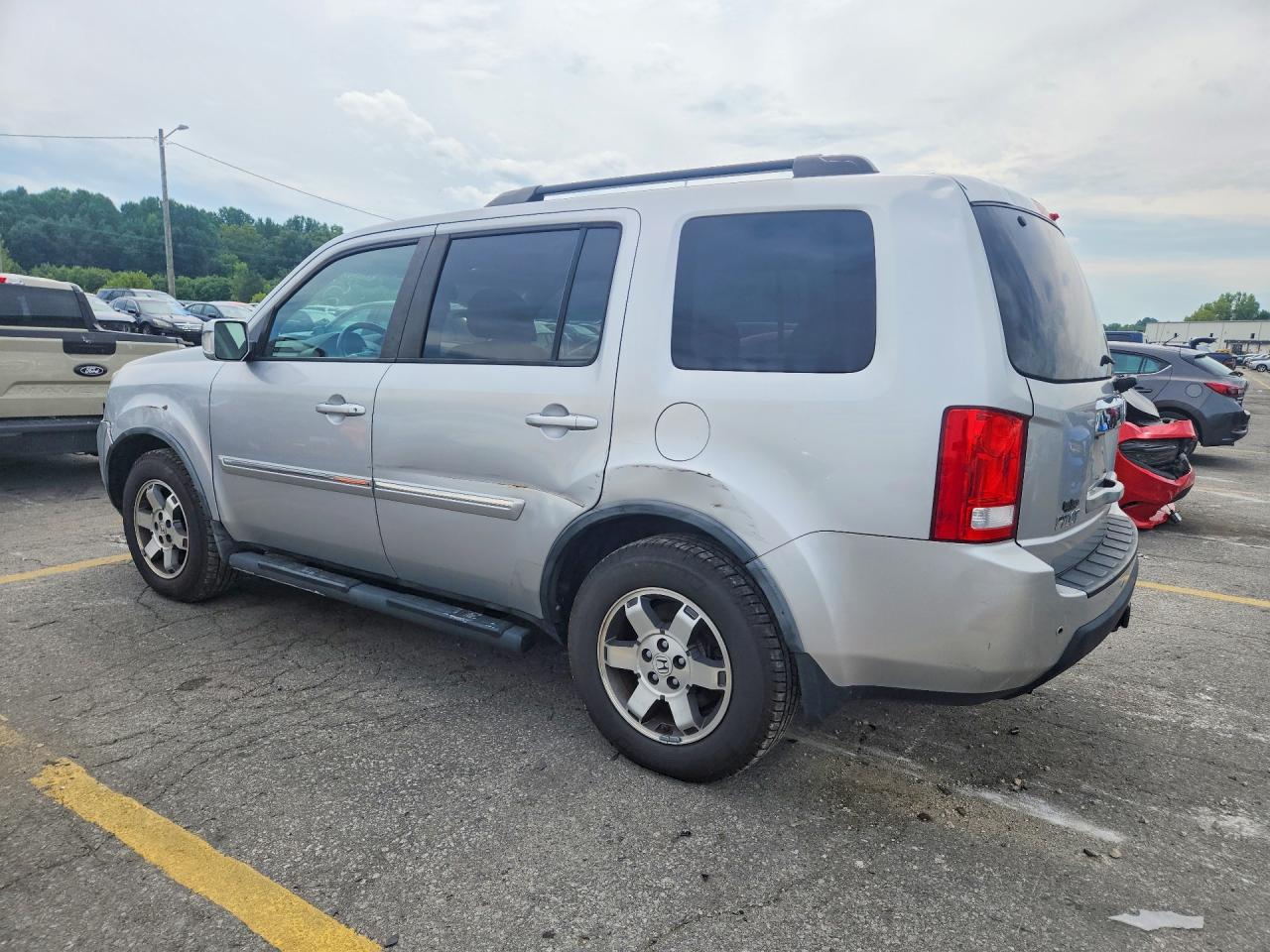 2010 Honda Pilot Touring Silver vin: 5FNYF4H8XAB040673
