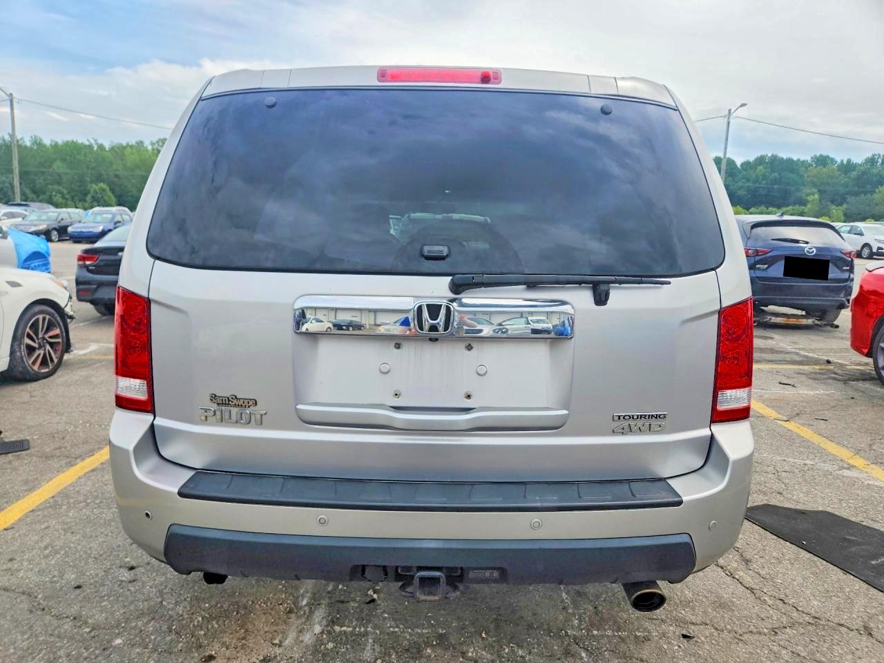 2010 Honda Pilot Touring Silver vin: 5FNYF4H8XAB040673