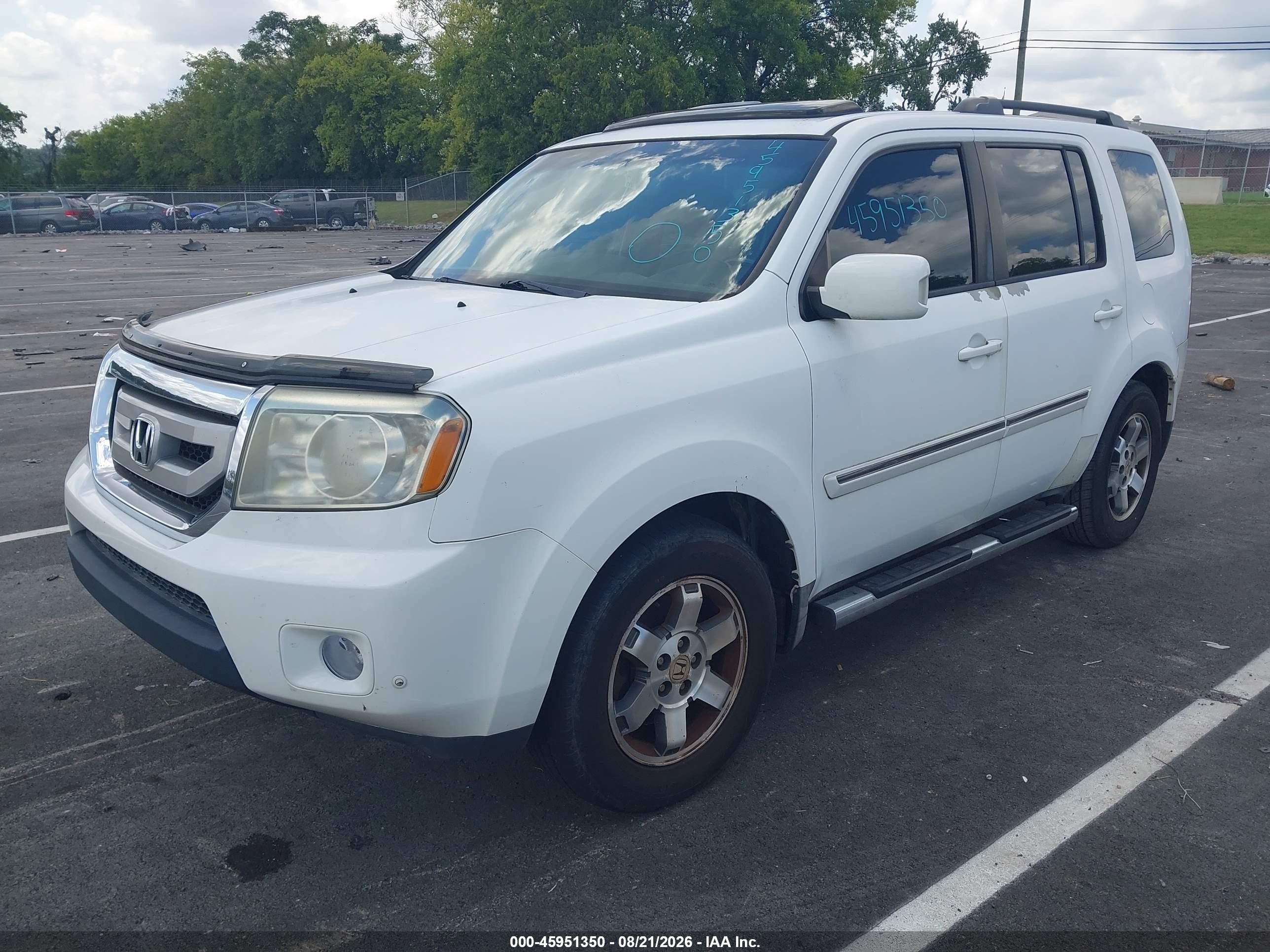 2010 Honda Pilot Touring White vin: 5FNYF4H90AB004788