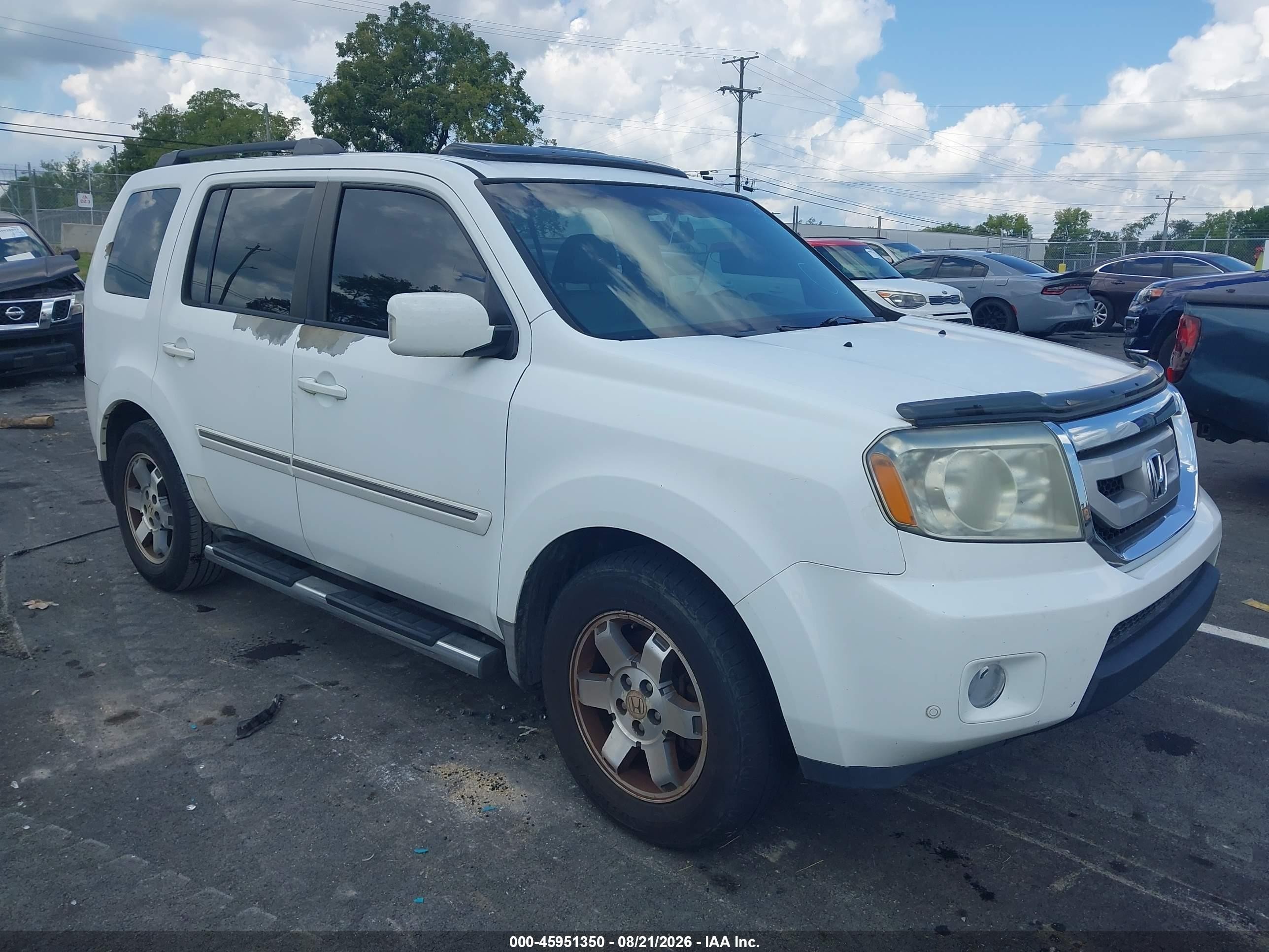 2010 Honda Pilot Touring White vin: 5FNYF4H90AB004788