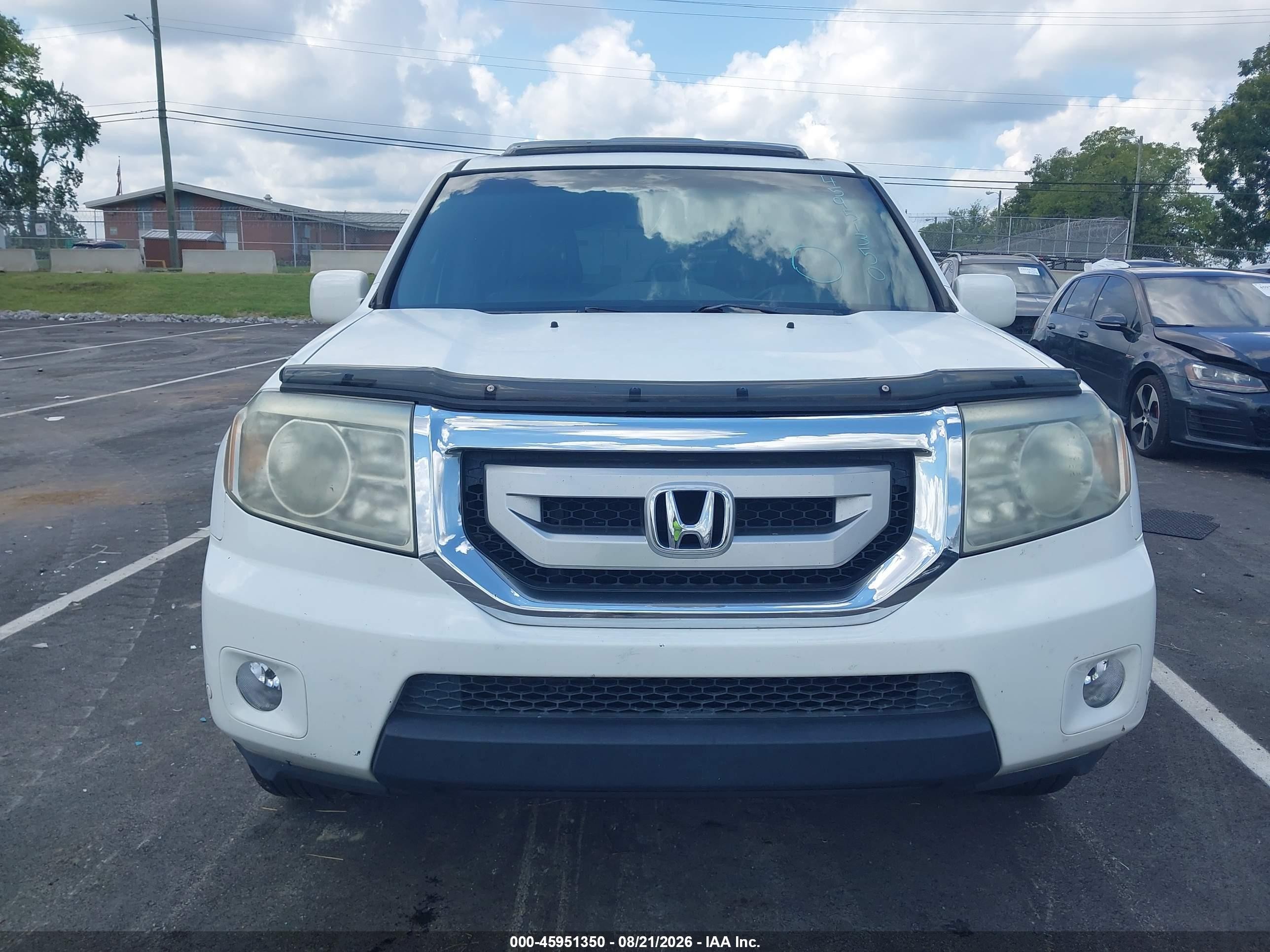 2010 Honda Pilot Touring White vin: 5FNYF4H90AB004788