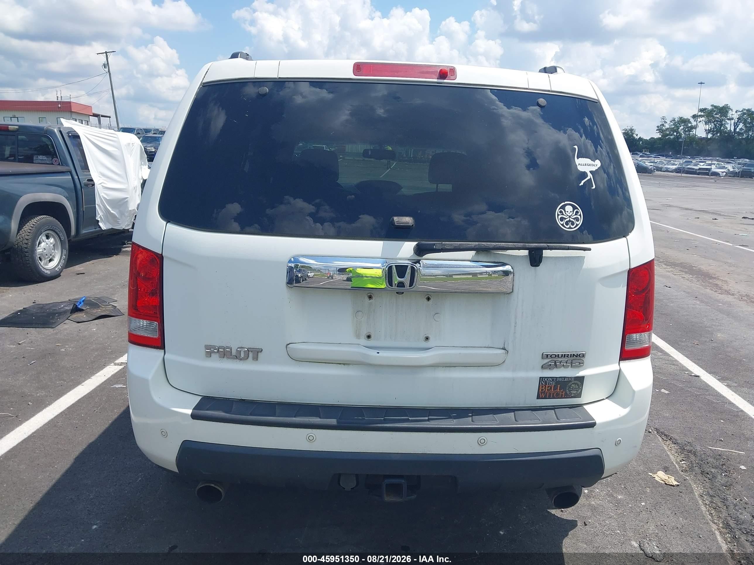 2010 Honda Pilot Touring White vin: 5FNYF4H90AB004788
