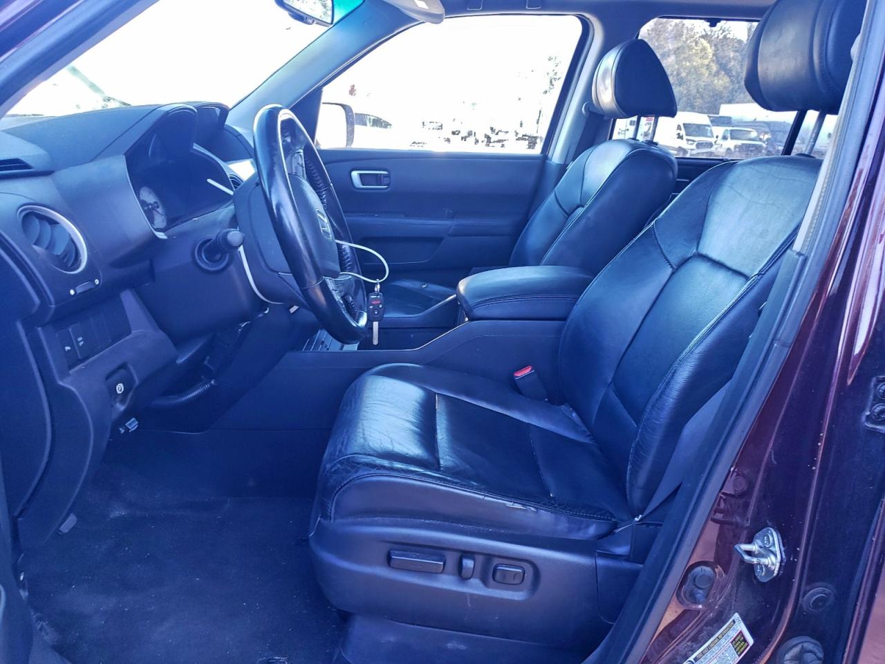 2010 Honda Pilot Touring Burgundy vin: 5FNYF4H90AB024796