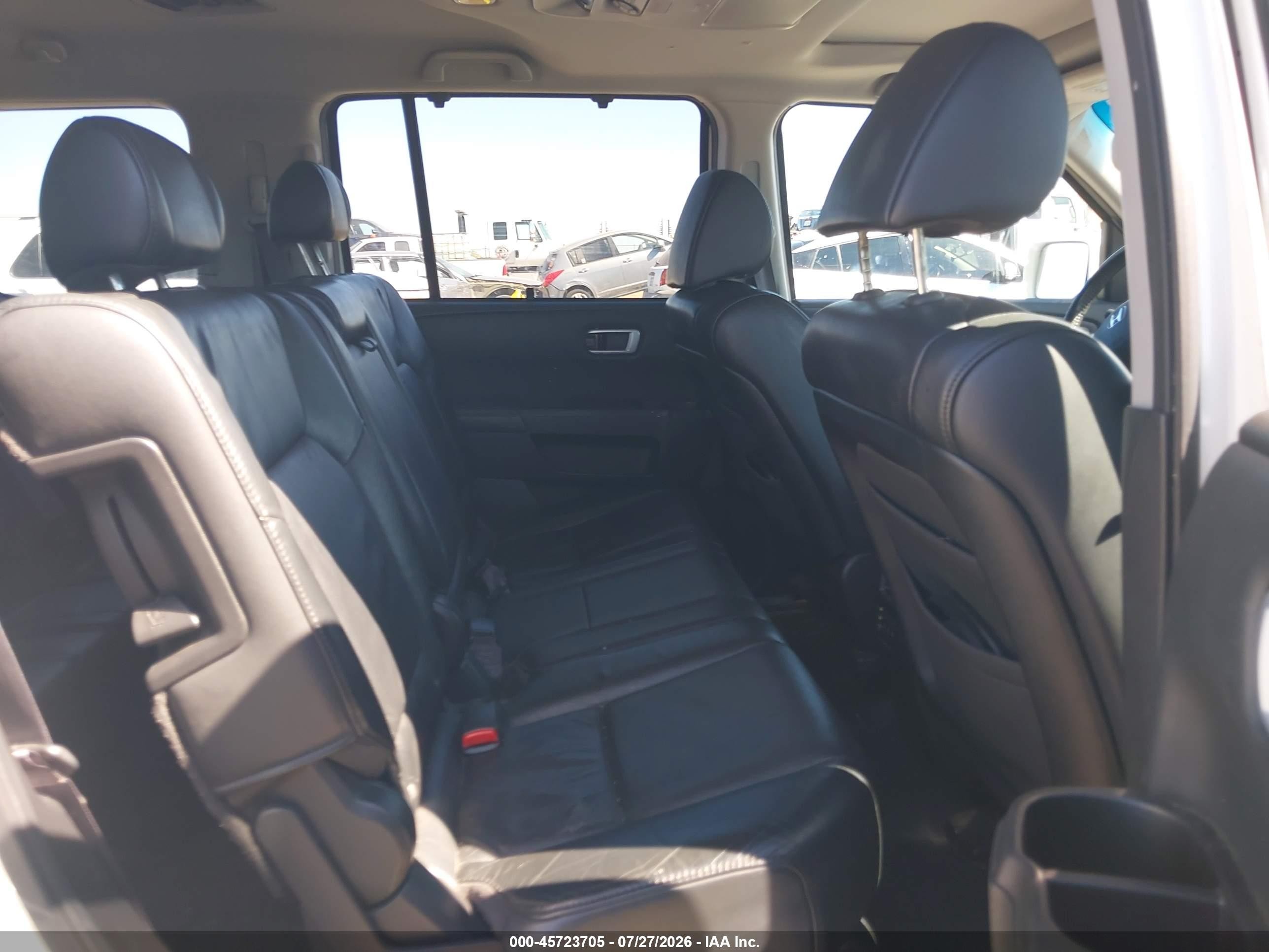 2011 Honda Pilot Touring White vin: 5FNYF4H90BB024878