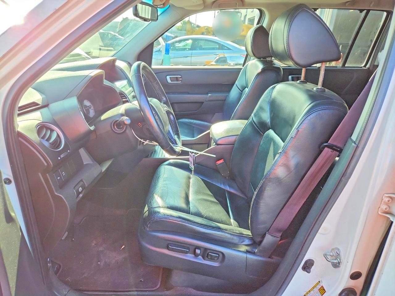 2011 Honda Pilot Touring White vin: 5FNYF4H90BB040210