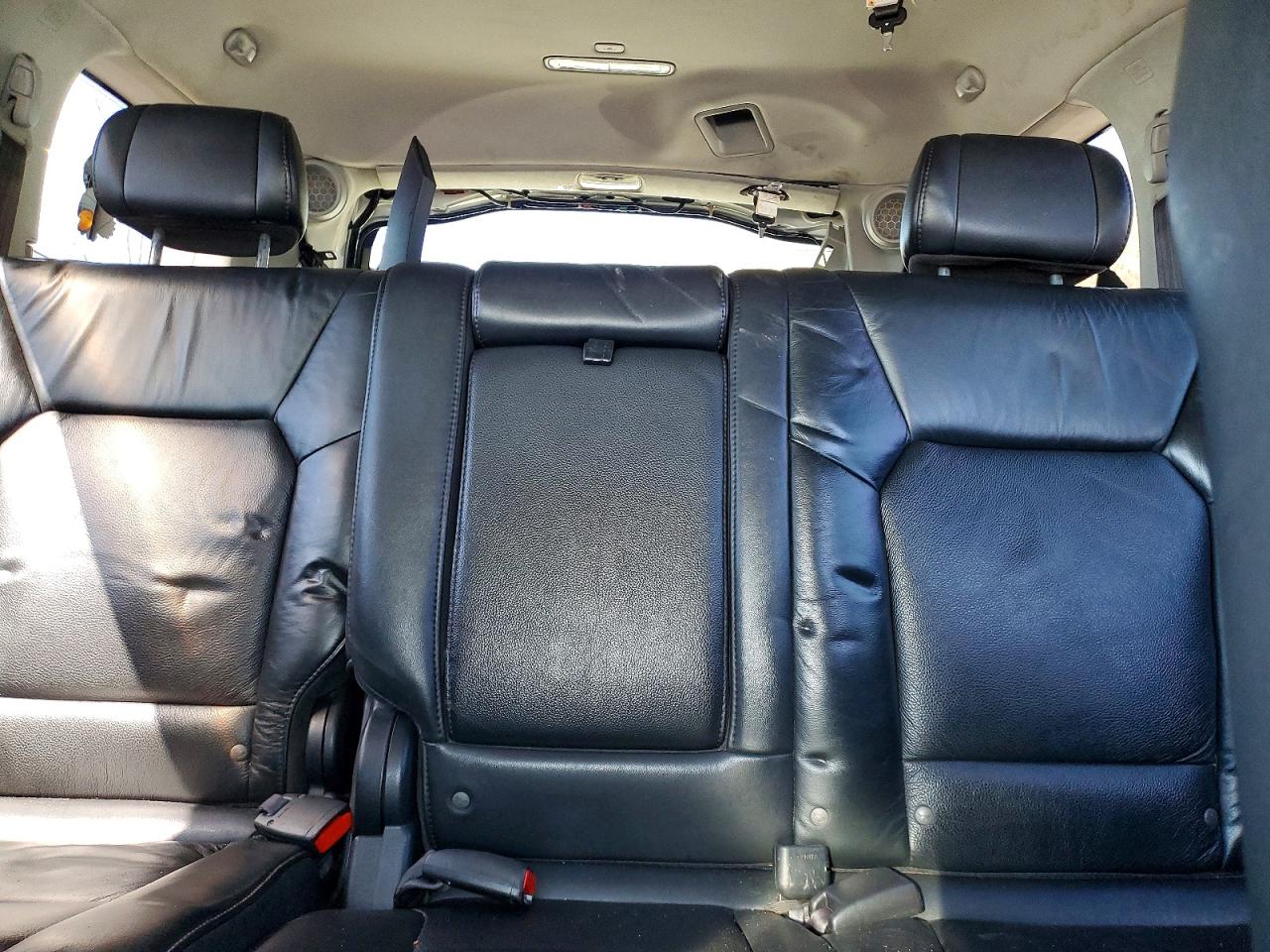 2011 Honda Pilot Touring White vin: 5FNYF4H90BB503611